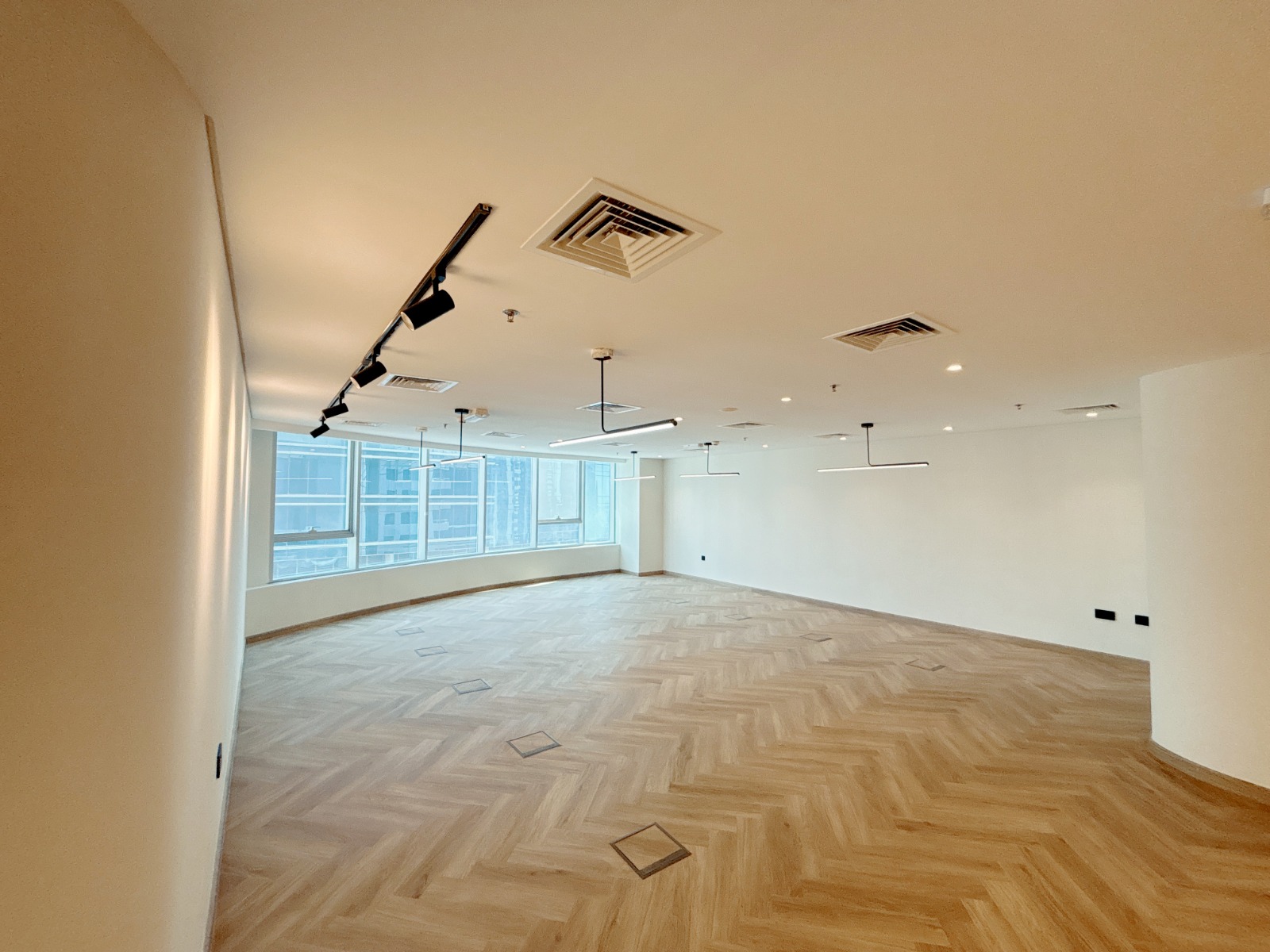 Brand New | Modern Fitout | High Floor