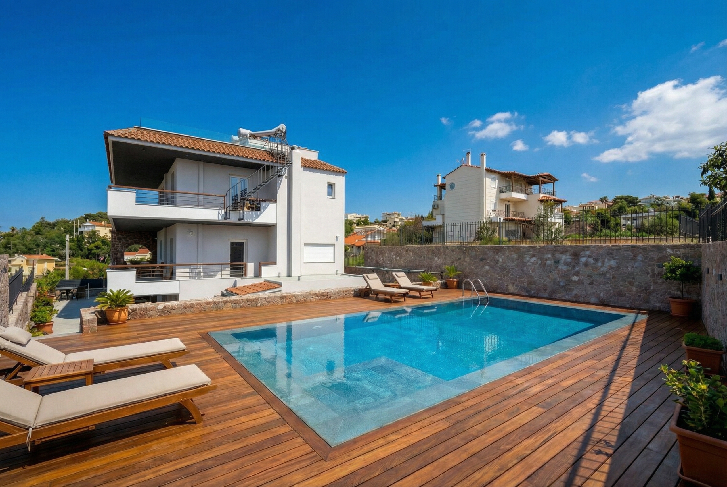 Luxury detached house with pool and sea view