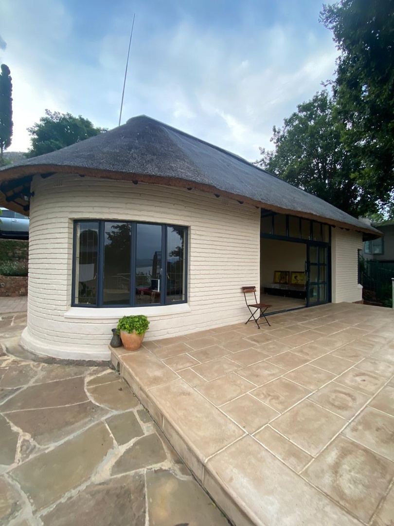 Cute cottage with separate apartment in Kosmos!