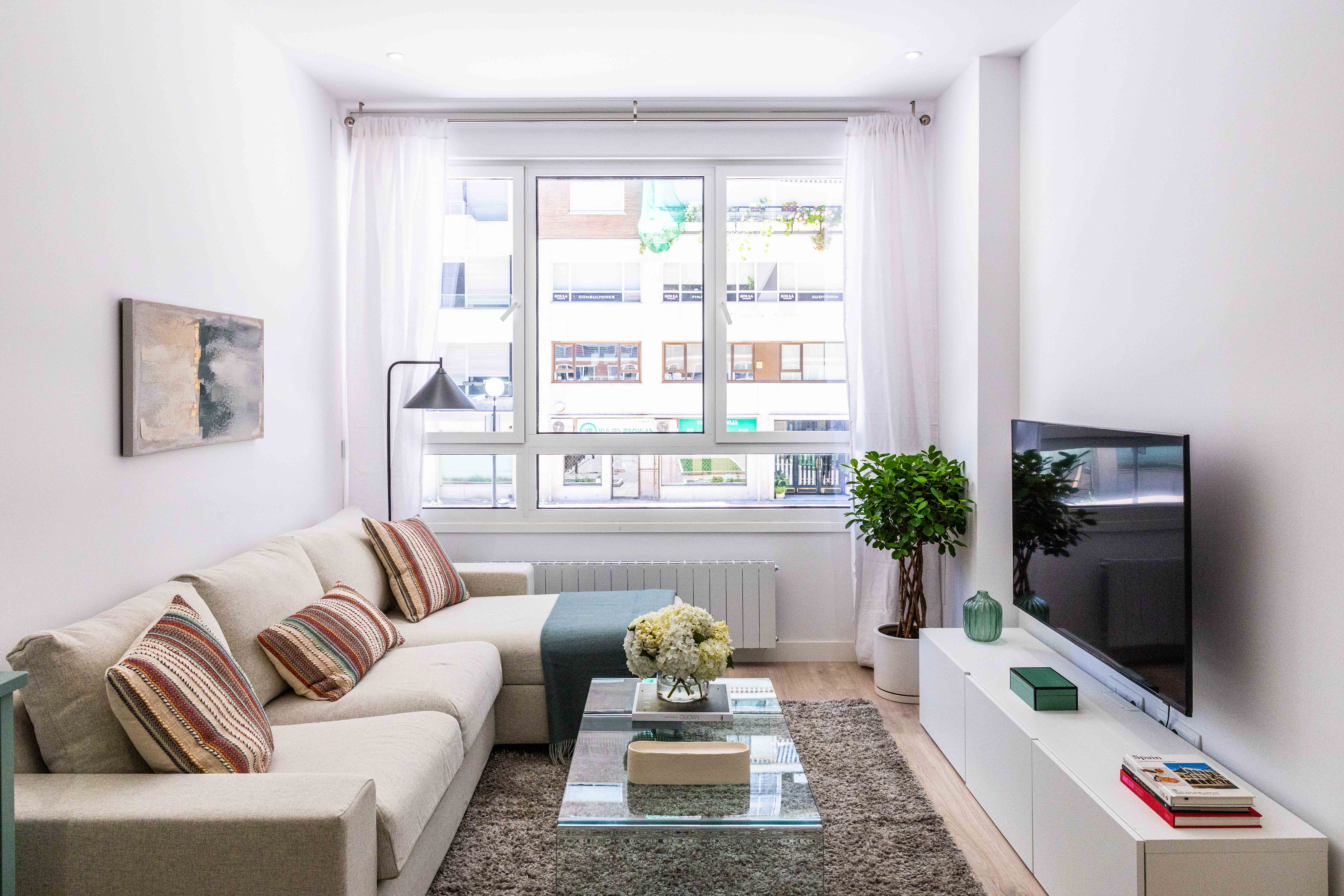 Brand new designer furnished apartment on Paseo de la Castellana
