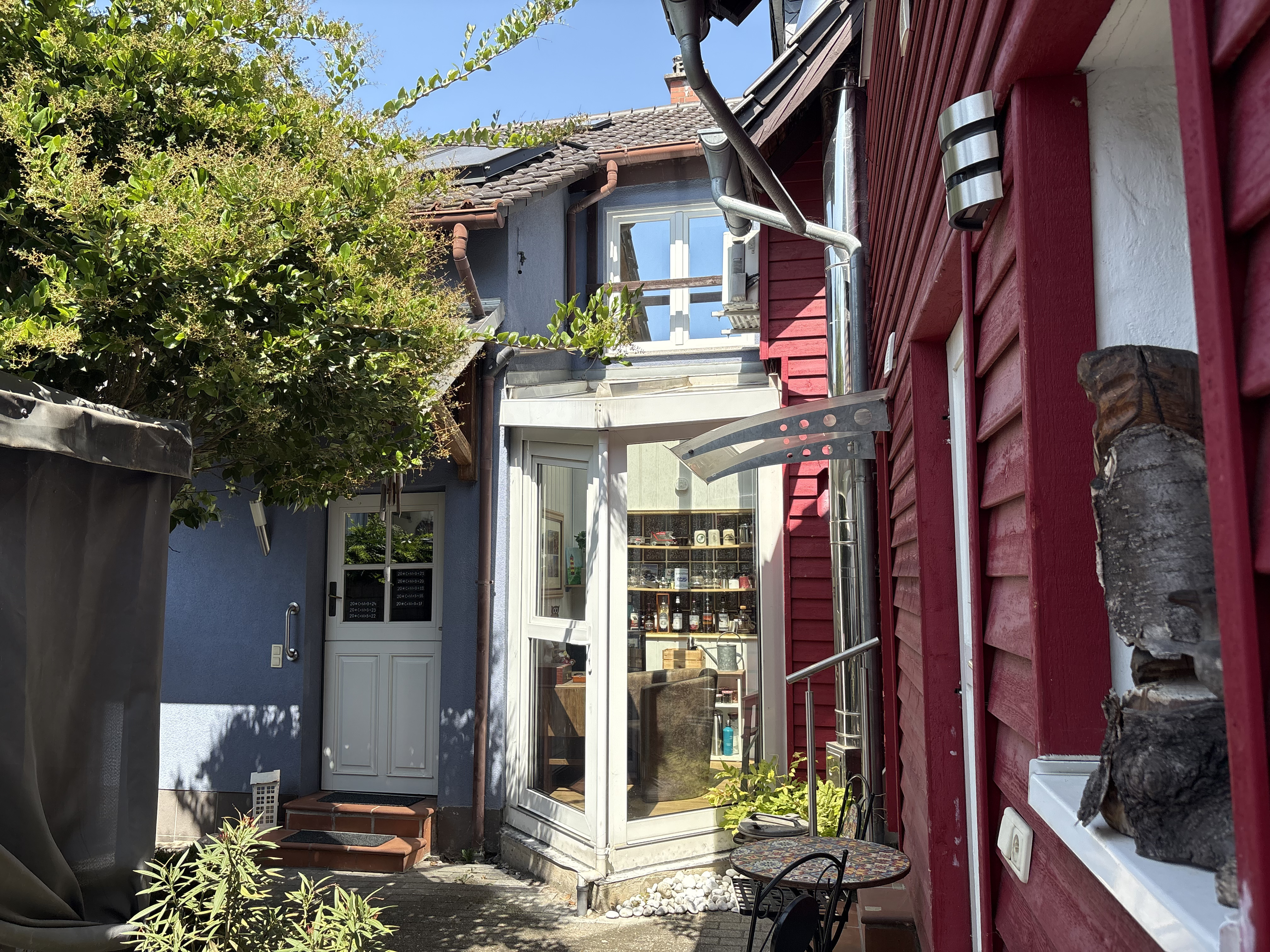 Renoviertes Eckhaus mit Lift in LU-Friesenheim!