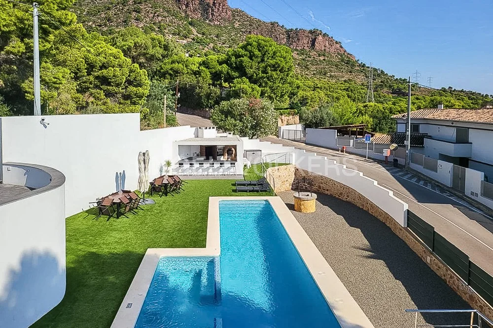 Fantastic villa with mountain and sea view