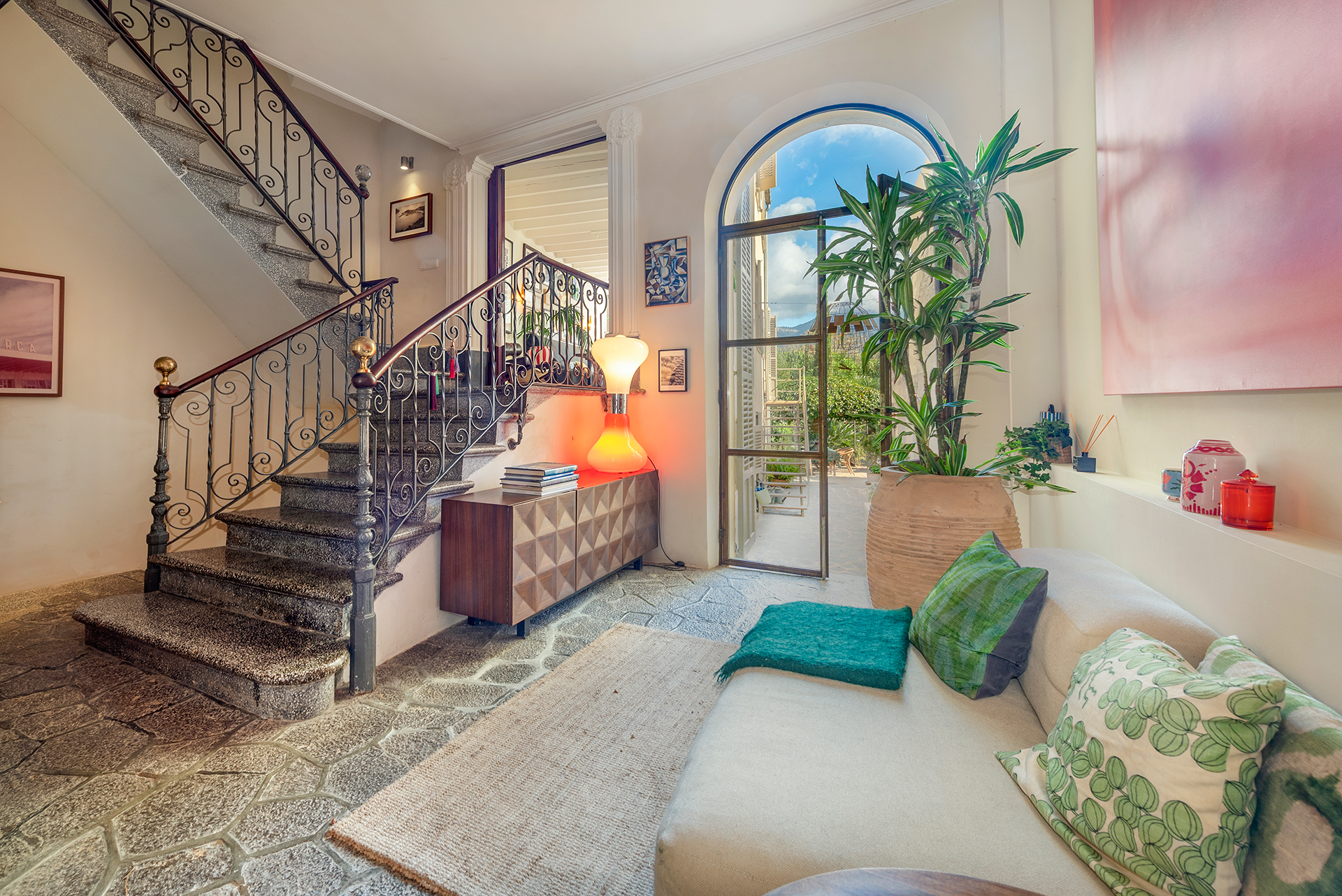 Casa adossada impressionant amb jardí i piscina - Lloger vacacional