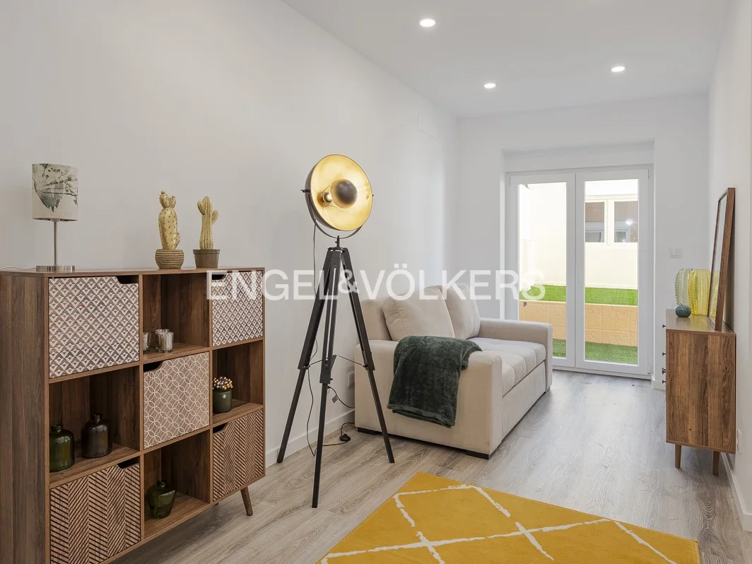 1 bedroom apartment with 48 sqm patio in Benfica