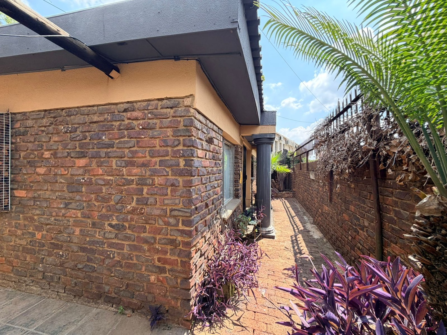 2 bedroom apartment near CTU