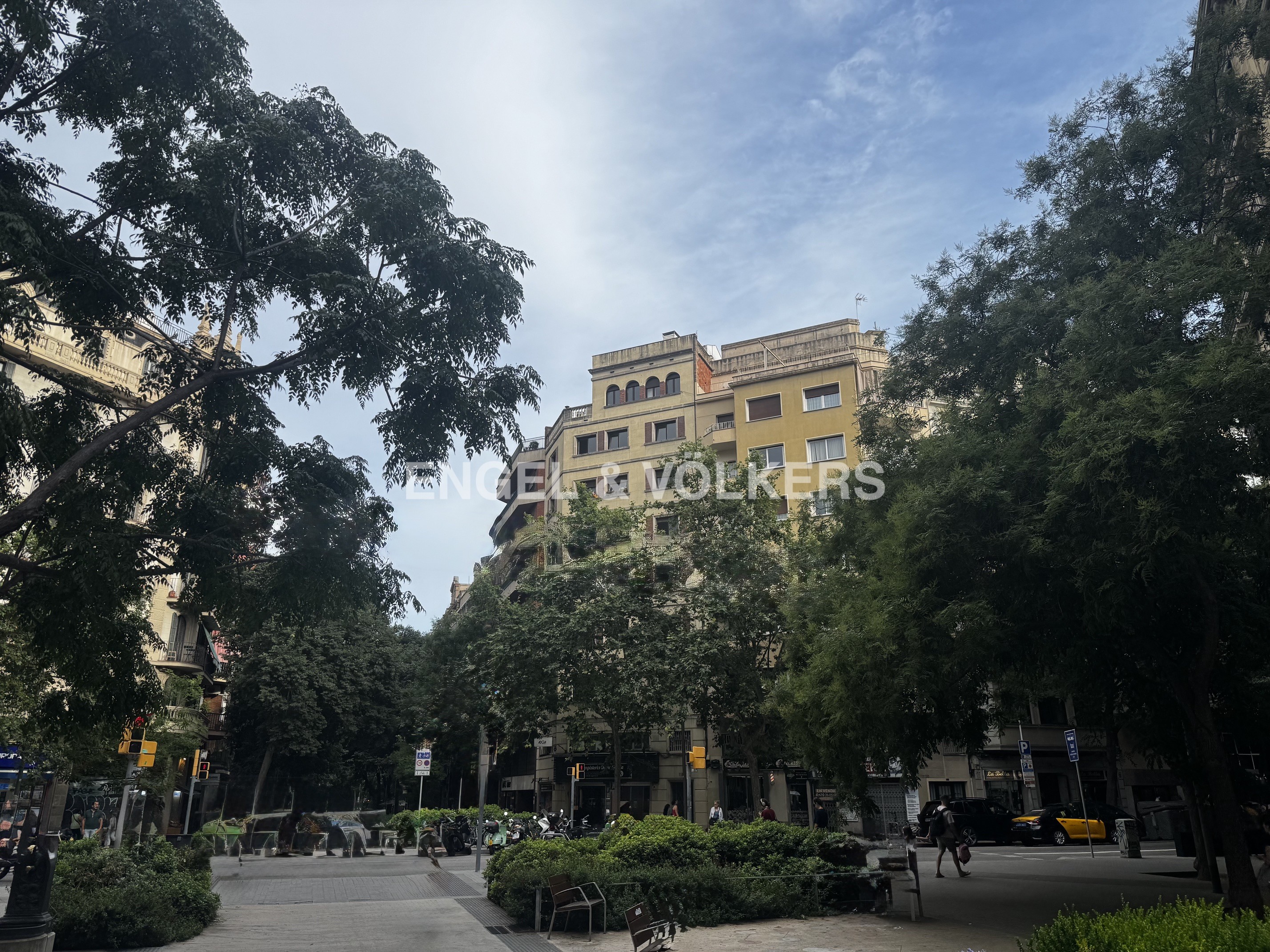 Edificio Residencial en Venta en L'Esquerra de l'Eixample.
