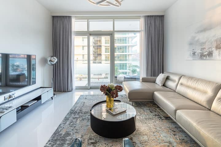 Exclusive I Sea View I Fully Furnished