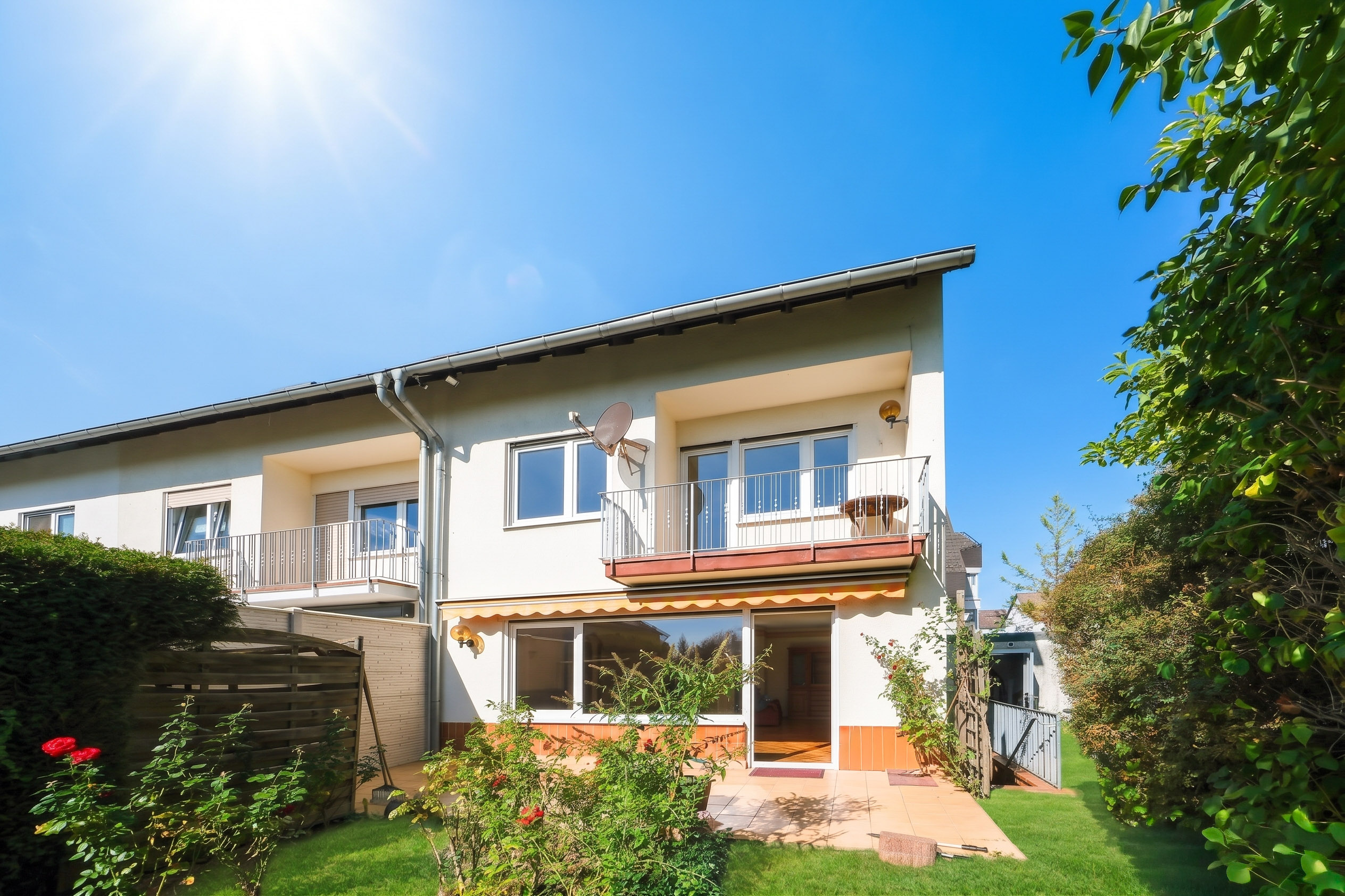 Viel Raum für Familien – großzügiges Reihenendhaus mit Garten und Garage
