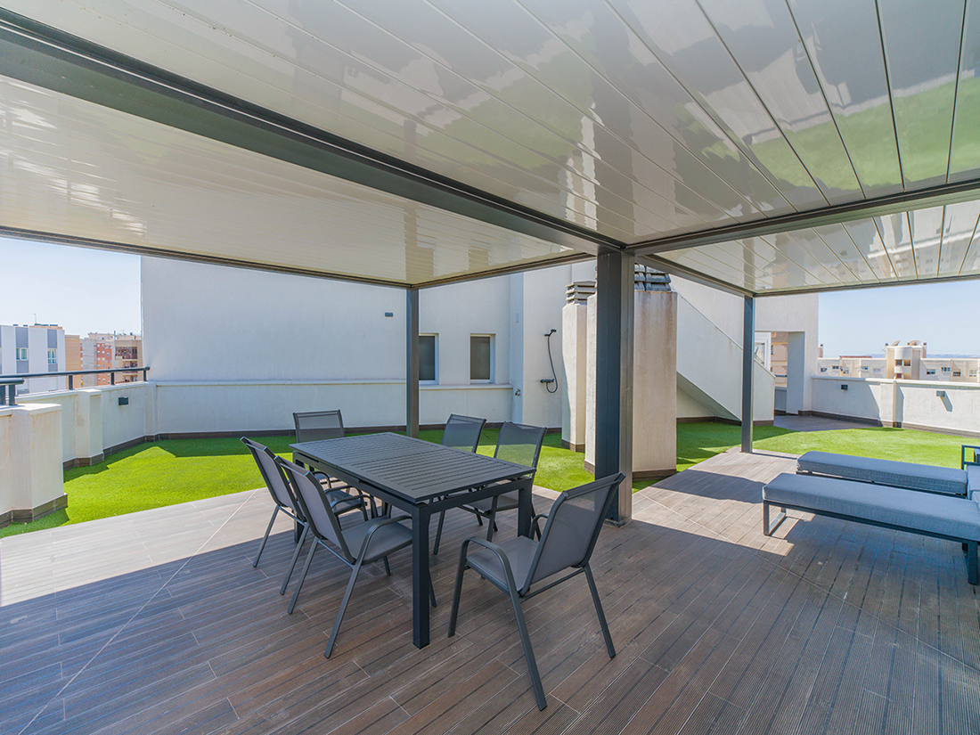 Modern designer penthouse to enjoy relaxing