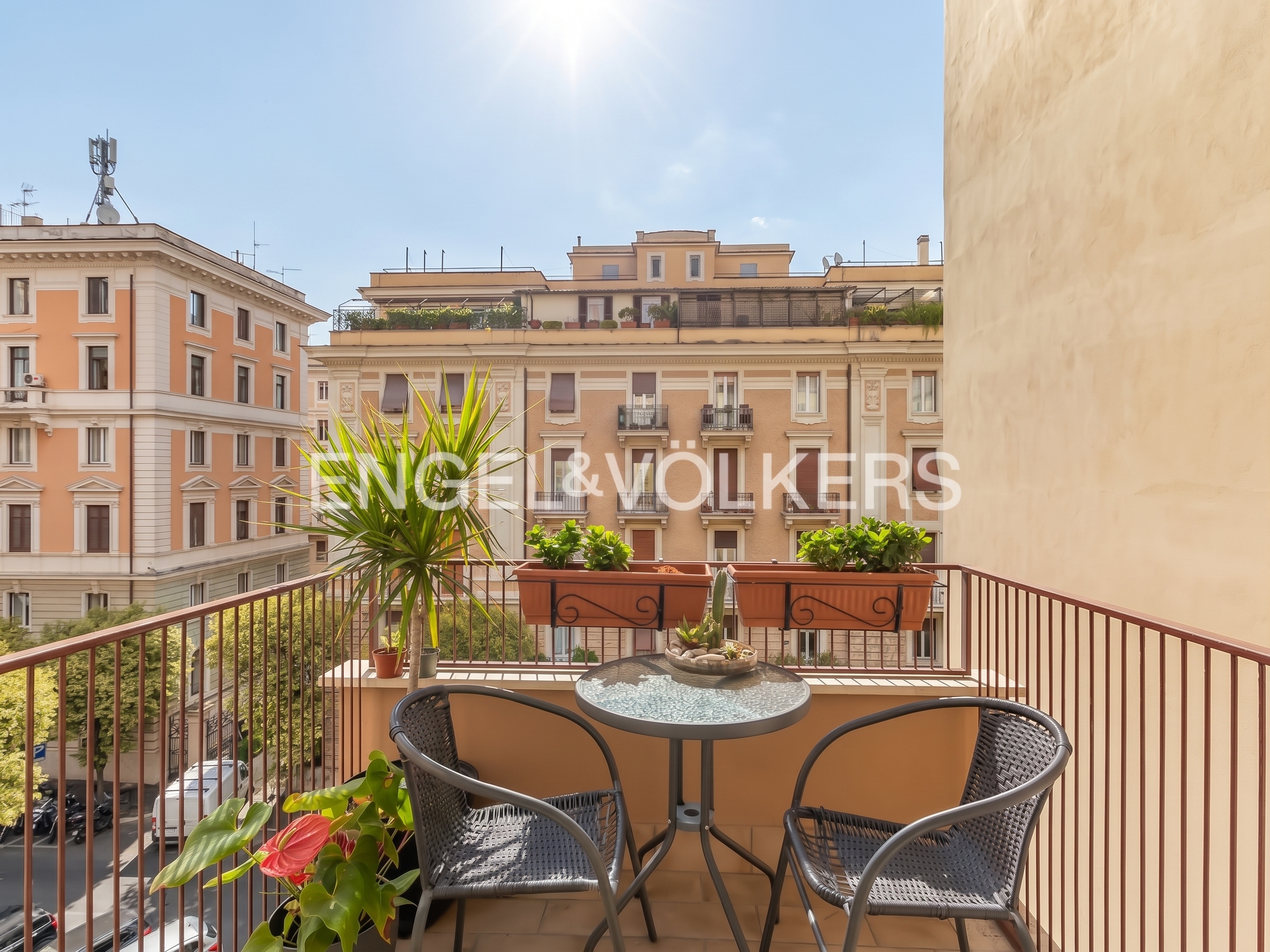 Bright top-floor apartment with outdoor space on Rubicone Street [Modifié par IA]
