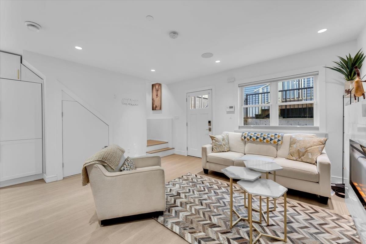 Unique 1/2 Duplex Steps from Commercial Drive