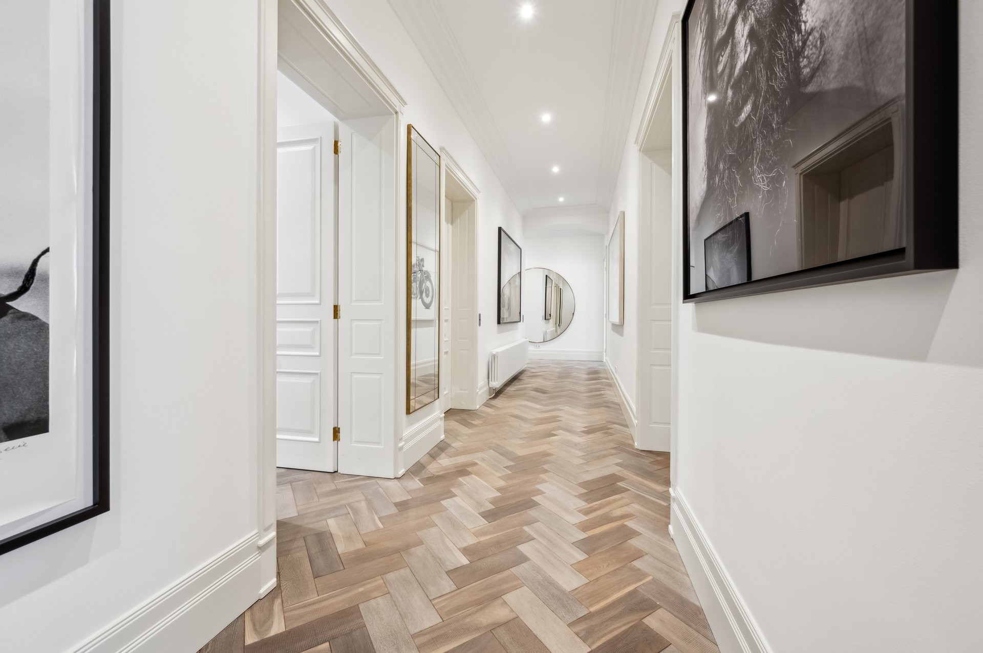 Exclusive 5-room apartment near Ku'damm and KaDeWe