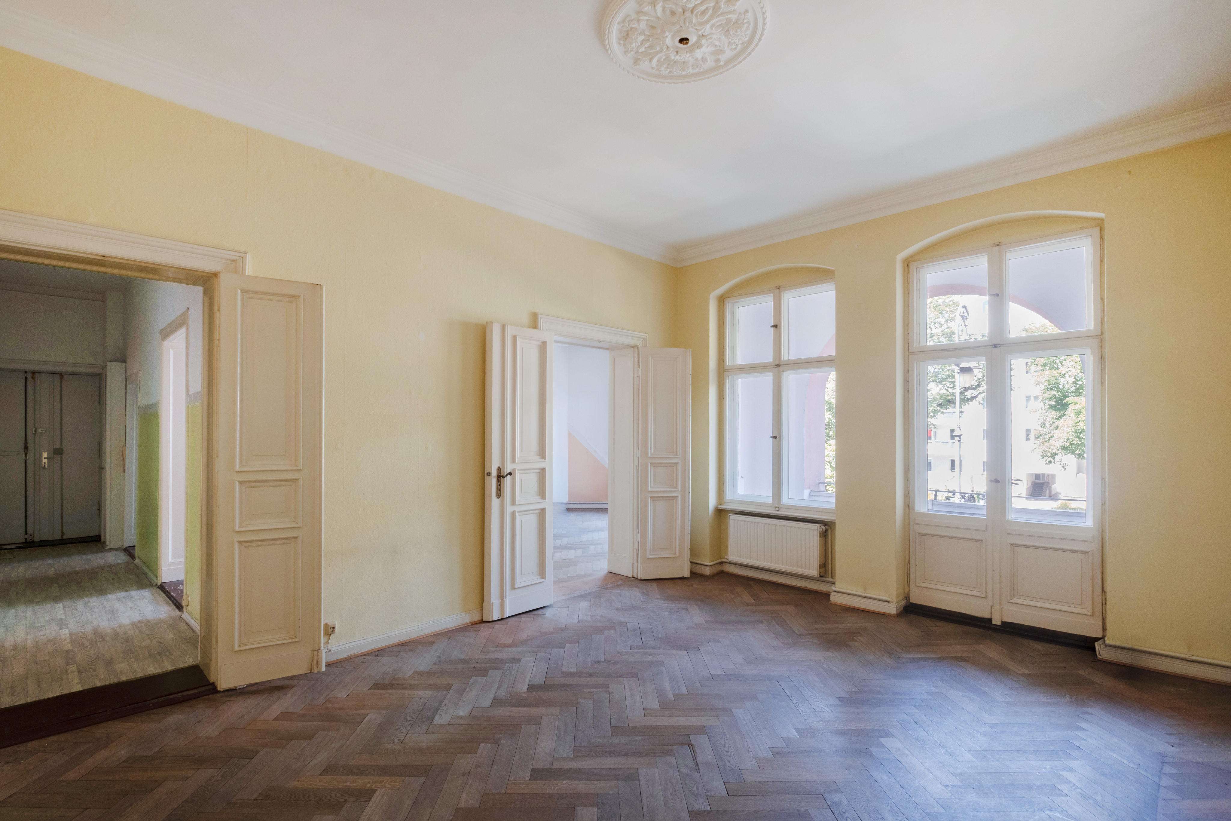 Stylish period apartment with generous space near Volkspark Hasenheide