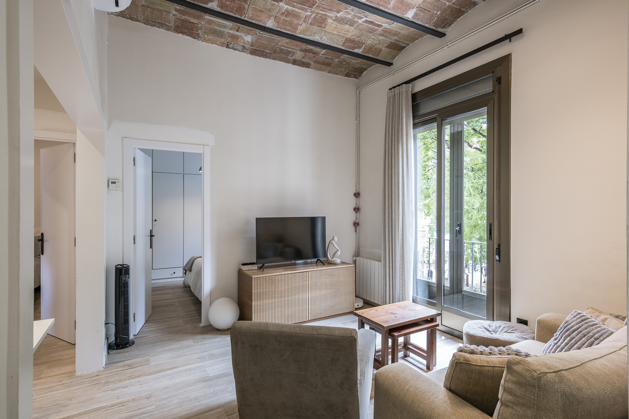 Piso reformado con terraza, estudio, trastero y balcón