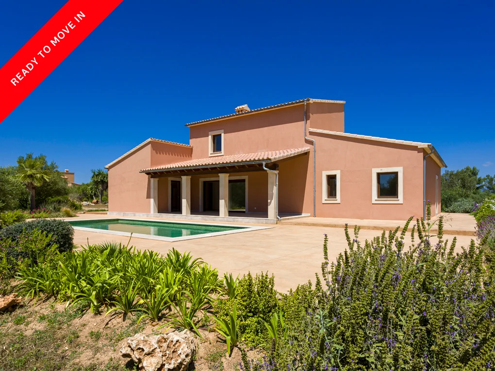 Mediterranean new built country house with views in Pina
