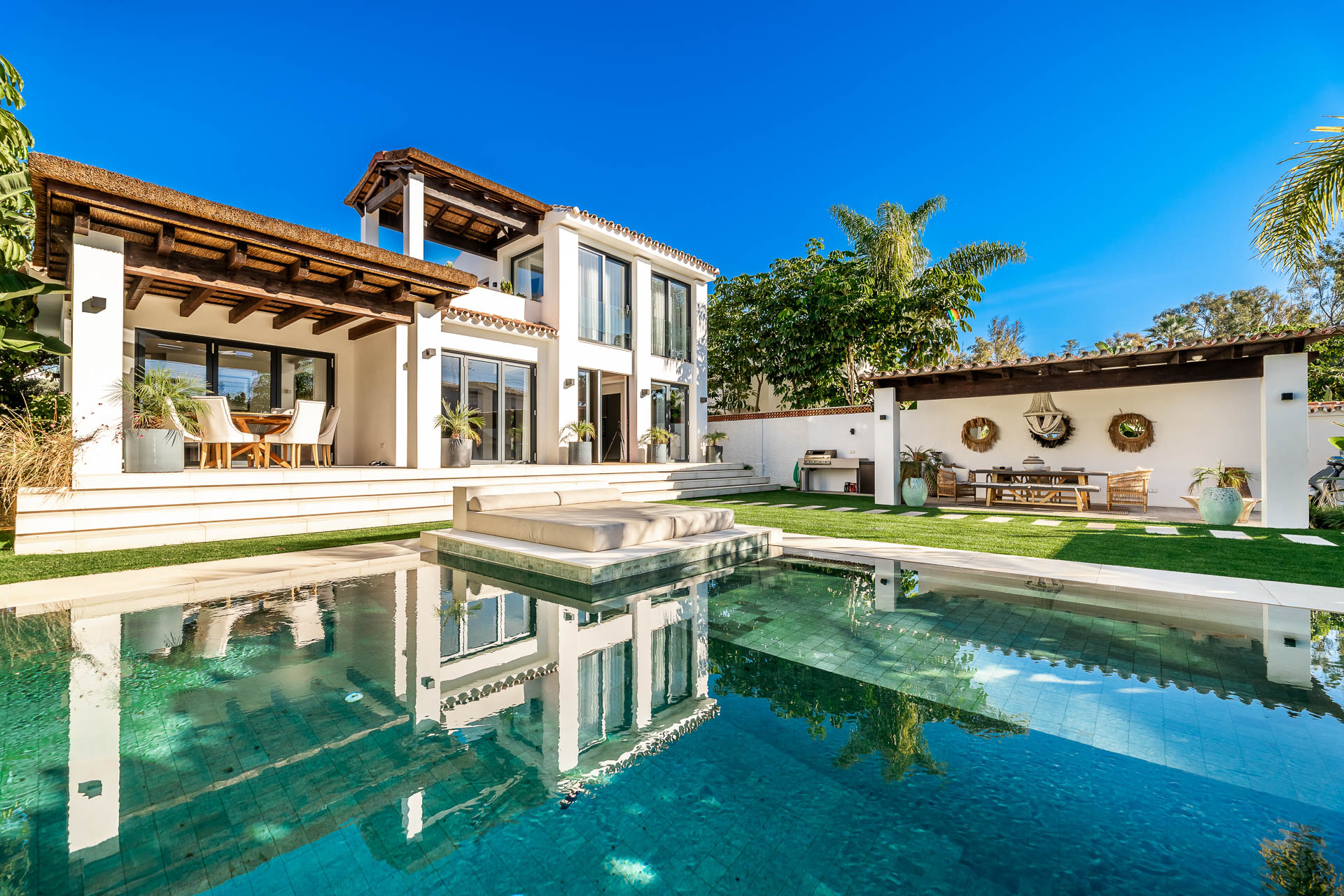 Modern Mediterranean Villa Near the Beach in San Pedro de Alcántara