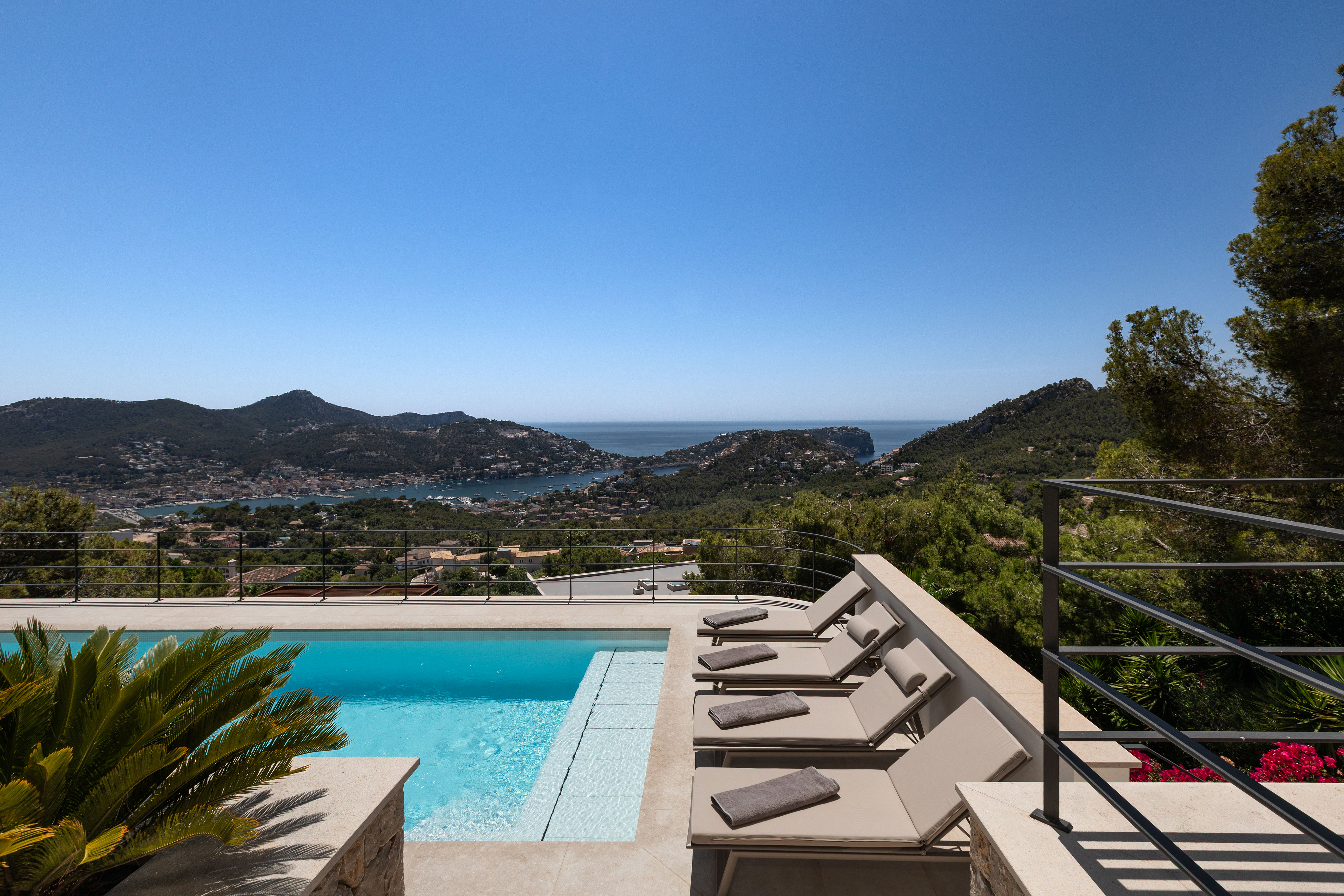 High-end renovated luxury villa in prime location in Port d’Andratx