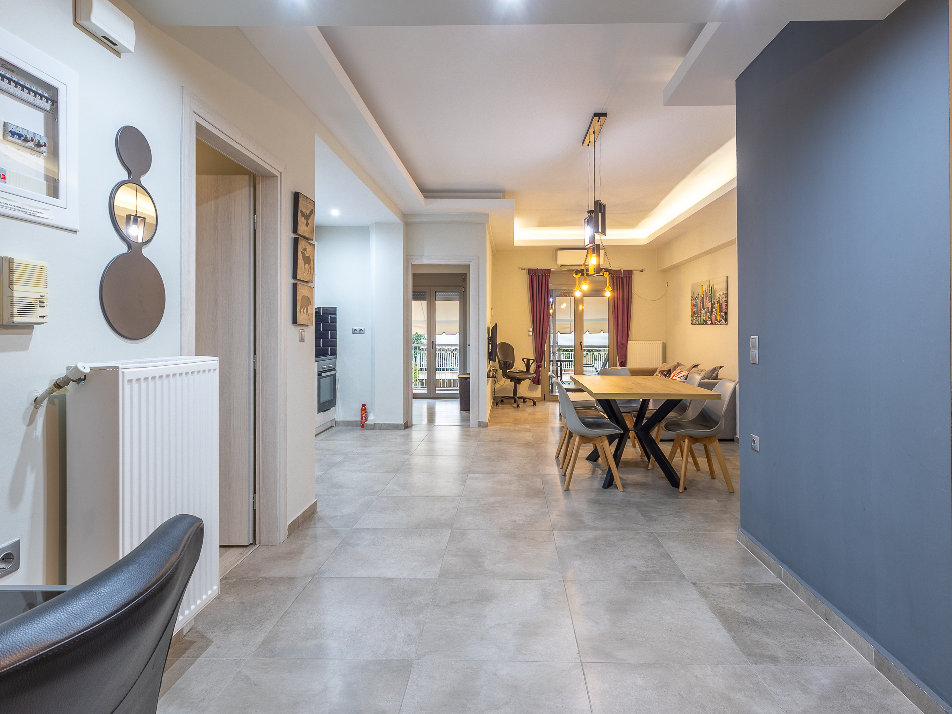 Fully renovated and furnished 2-bedroom apartment in Kato Patisia