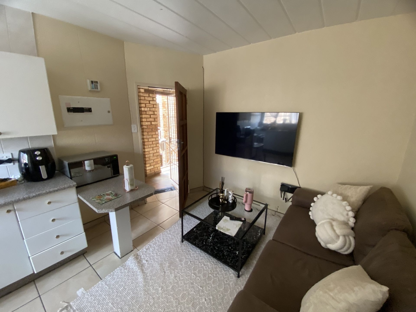 1 Bedroom Apartment Close to the NWU
