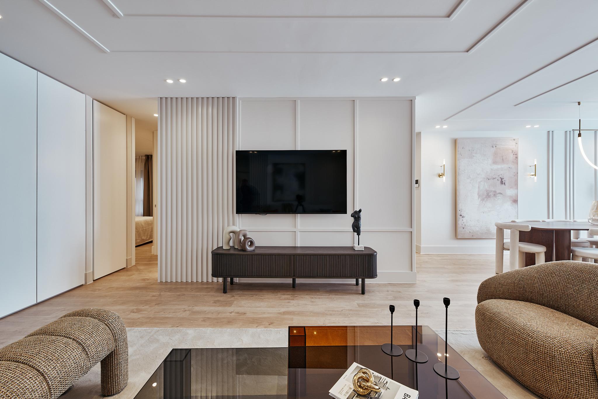 Renovated flat with garage in Diego de León