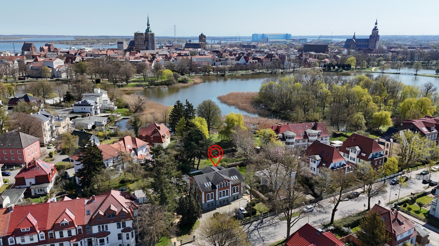 Moderne Mietfläche mit gewerblicher Nutzungsmöglichkeit auf drei Ebenen