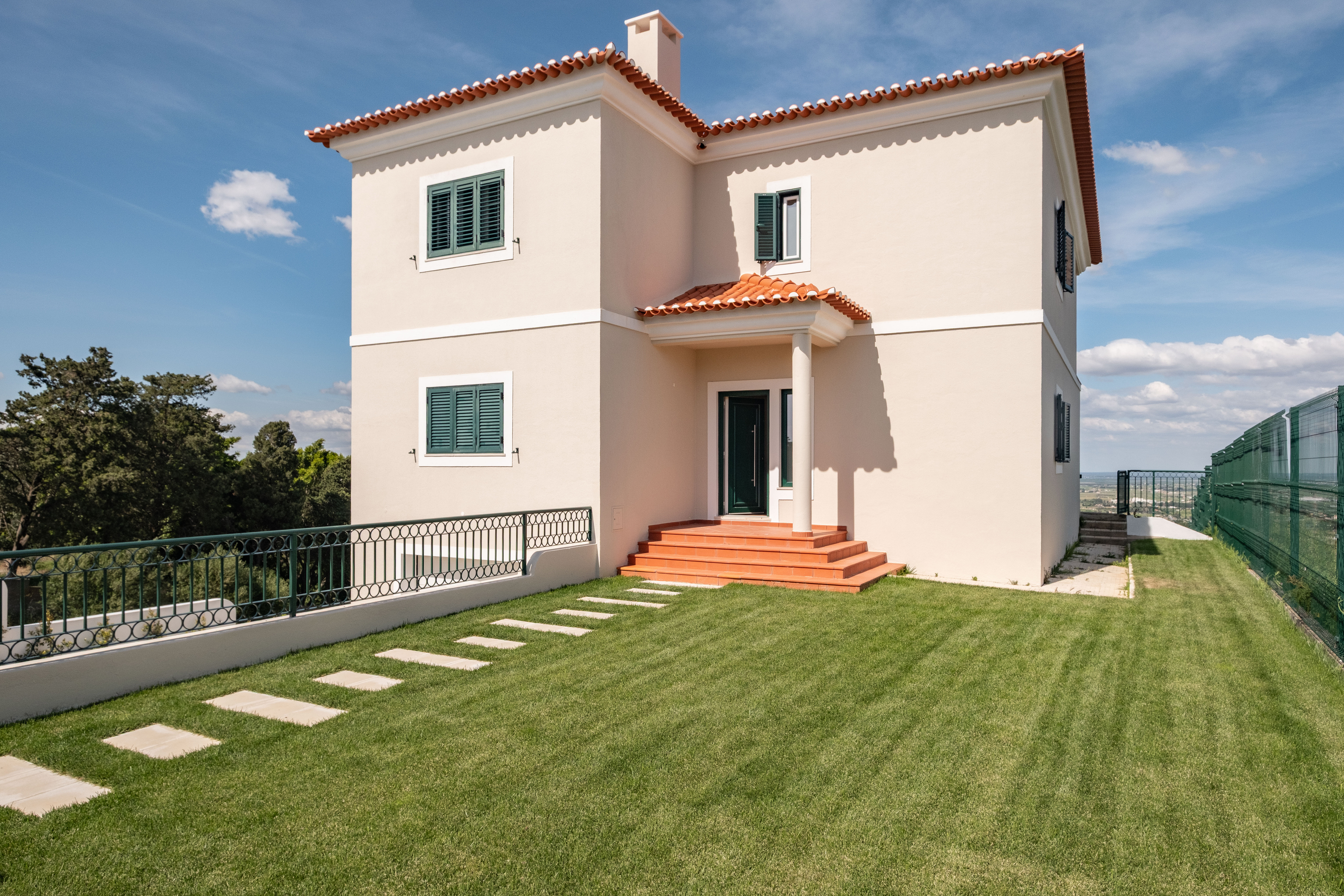 Moradia T4 Renovada e Pronta a Habitar em Palmela