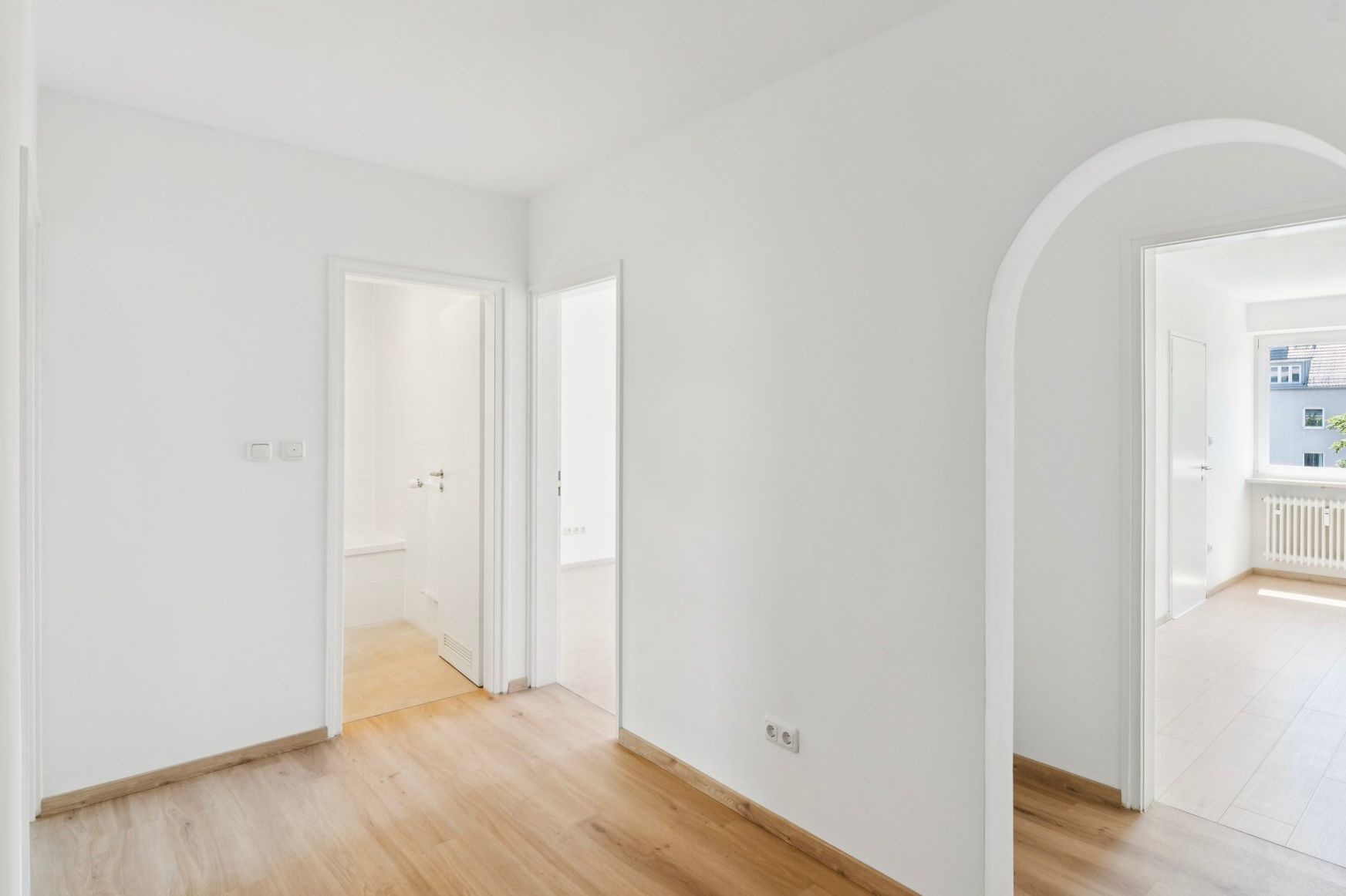 Urban retreat: 3-room apartment with loggia and view of greenery