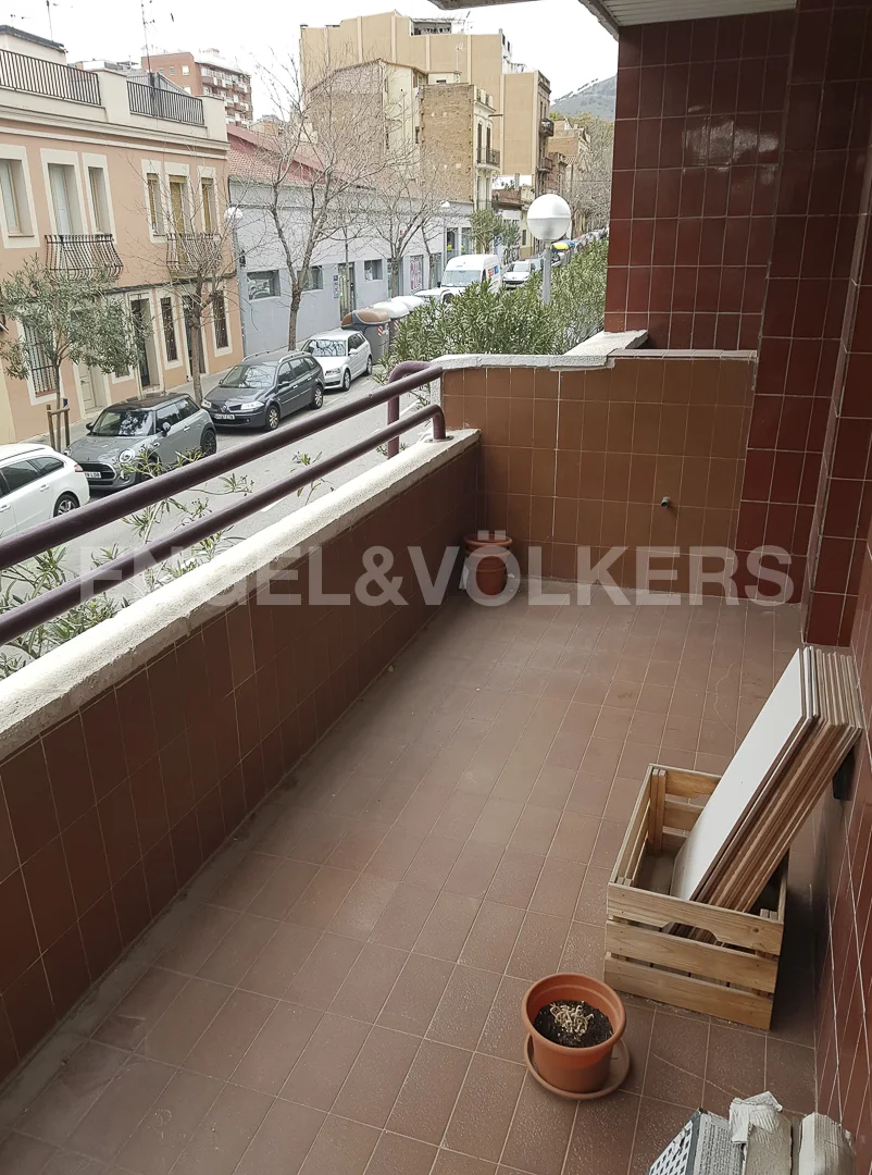 Spacious totally exterior floor in Les Corts