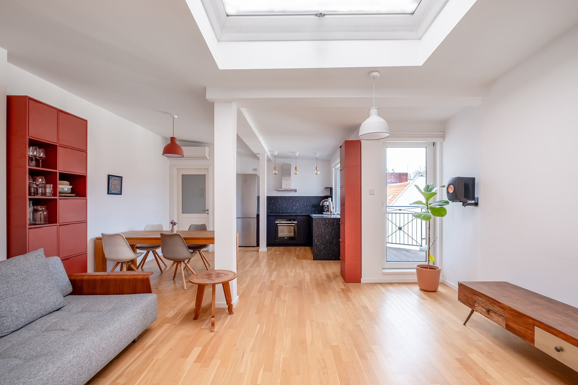 Modern, light-filled top-floor apartment in a classic historic building