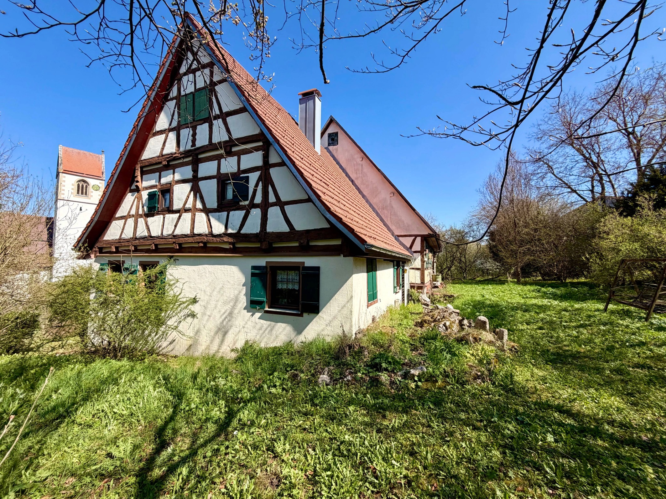 Einzigartiges  Bauernhaus mit Ausbaupotenzial und Scheune in St.Johann-Upfingen