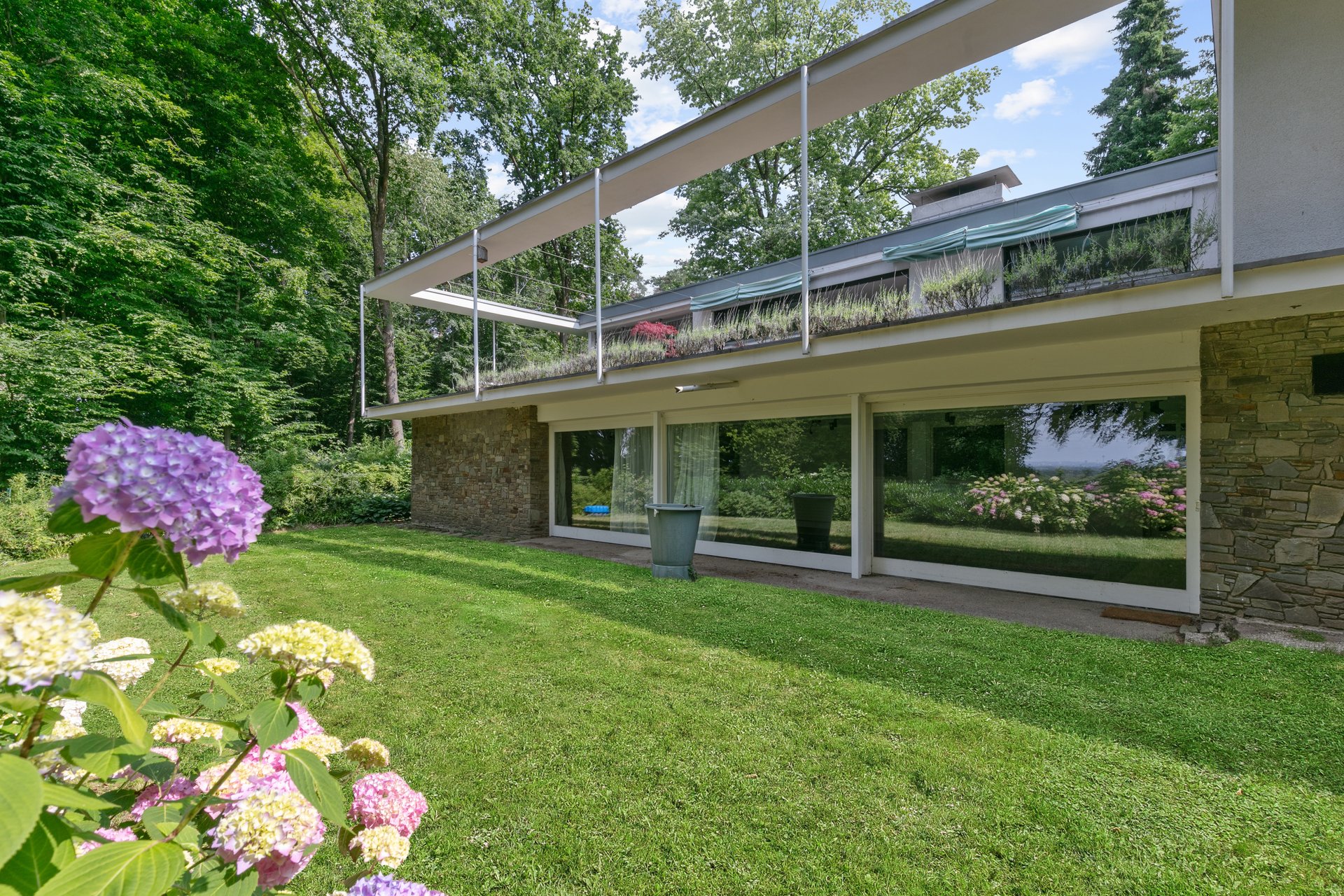 Designklassiker der 60er mit spektakulärem Domblick