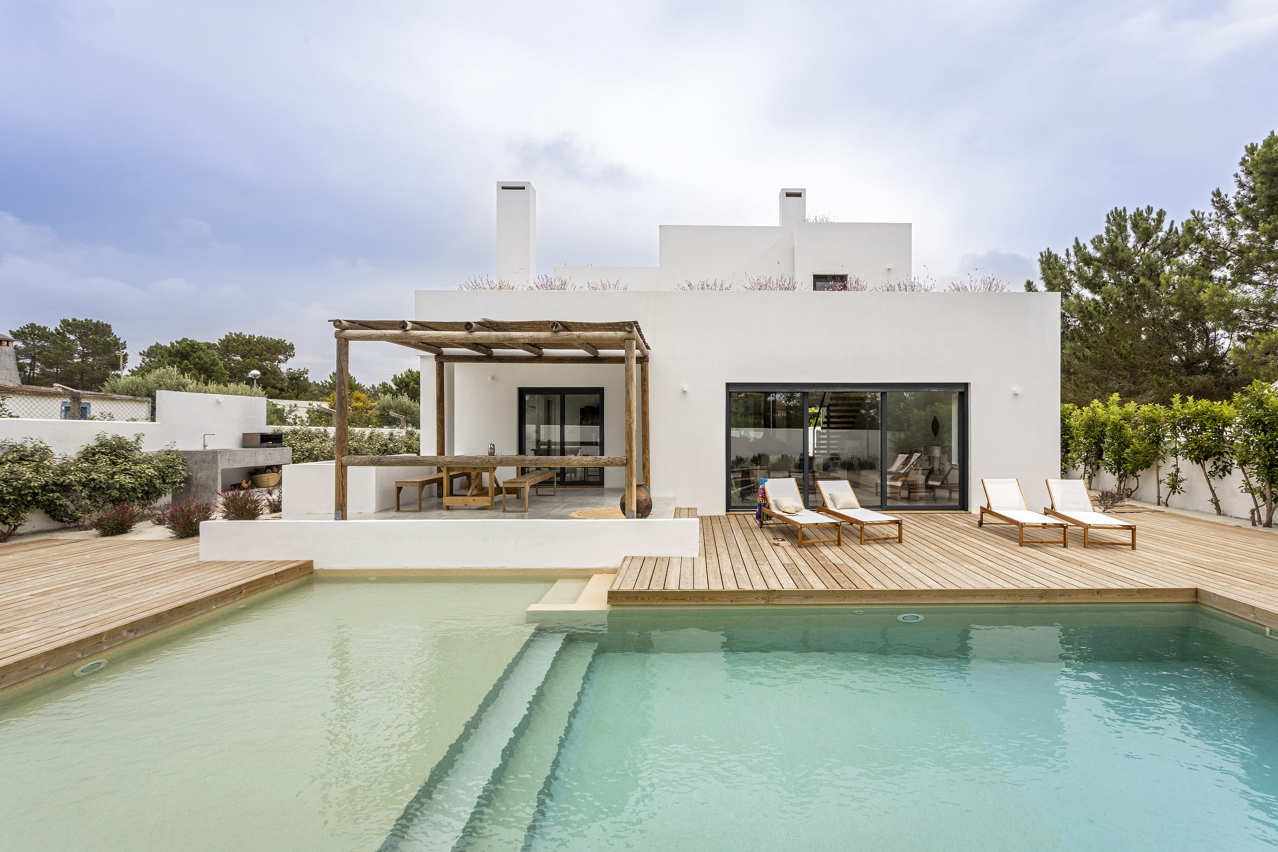 Modern villa with pool in Carvalhal