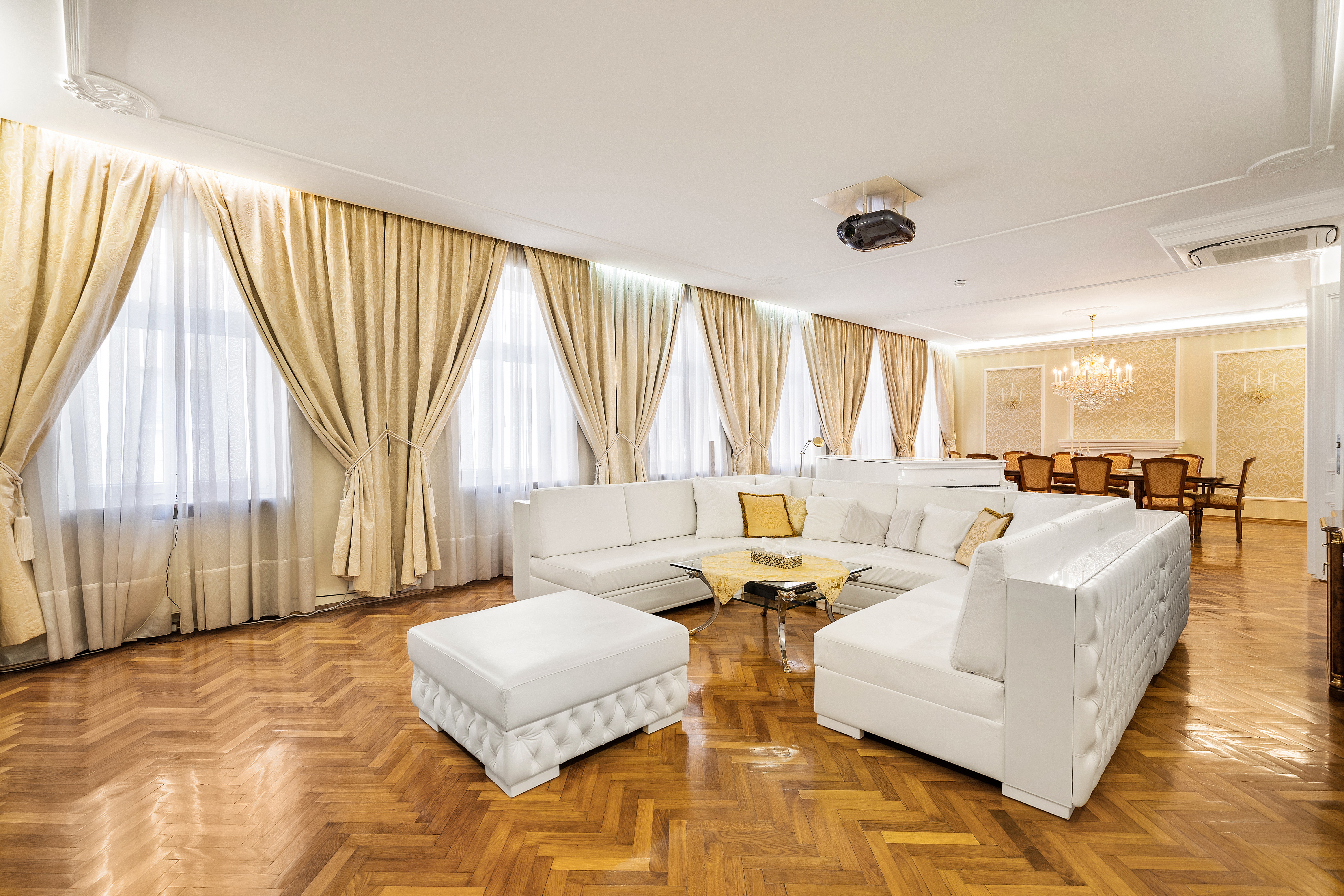 Exclusive Vienna townhouse with 420m² living space: Pure luxury in the west of Vienna