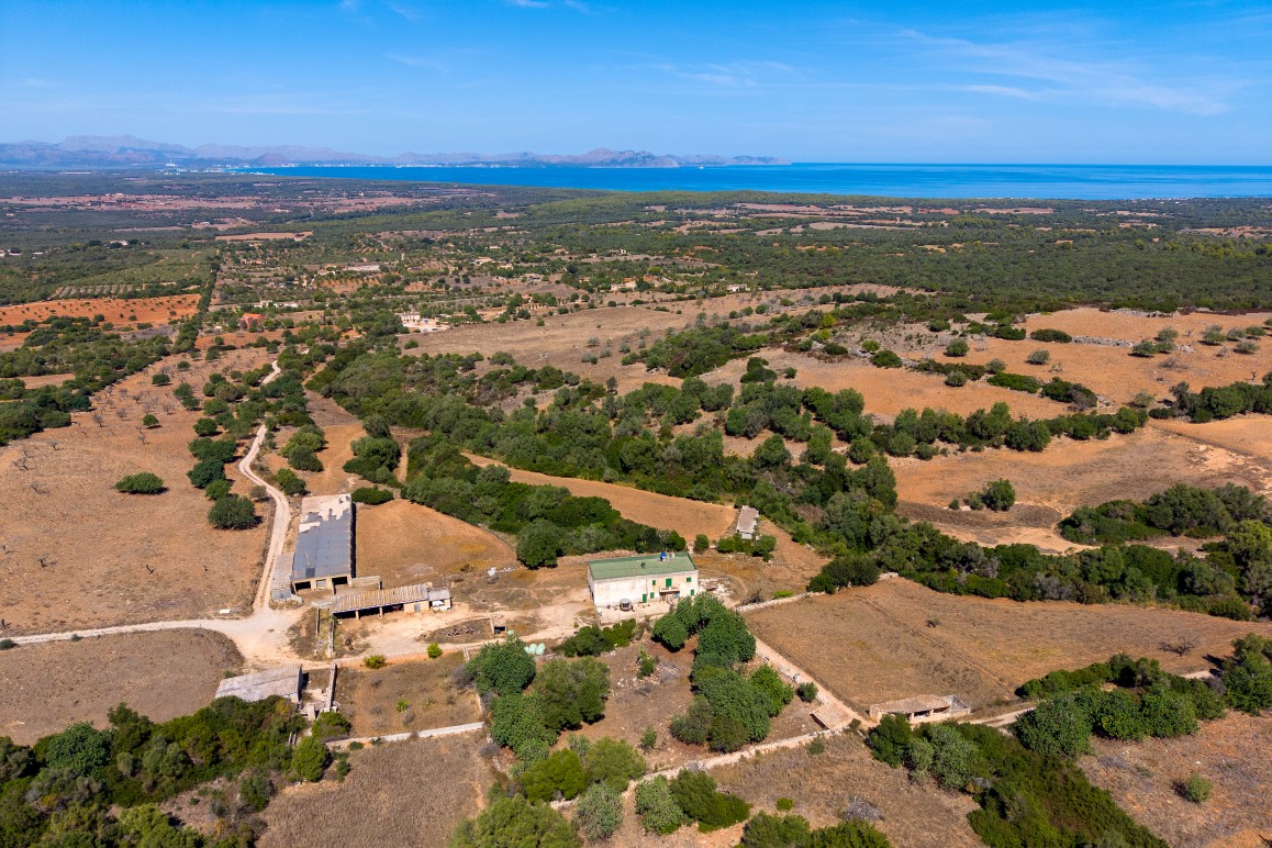 Large finca with 104 hectares and spectacular views of the Bay of Alcúdia