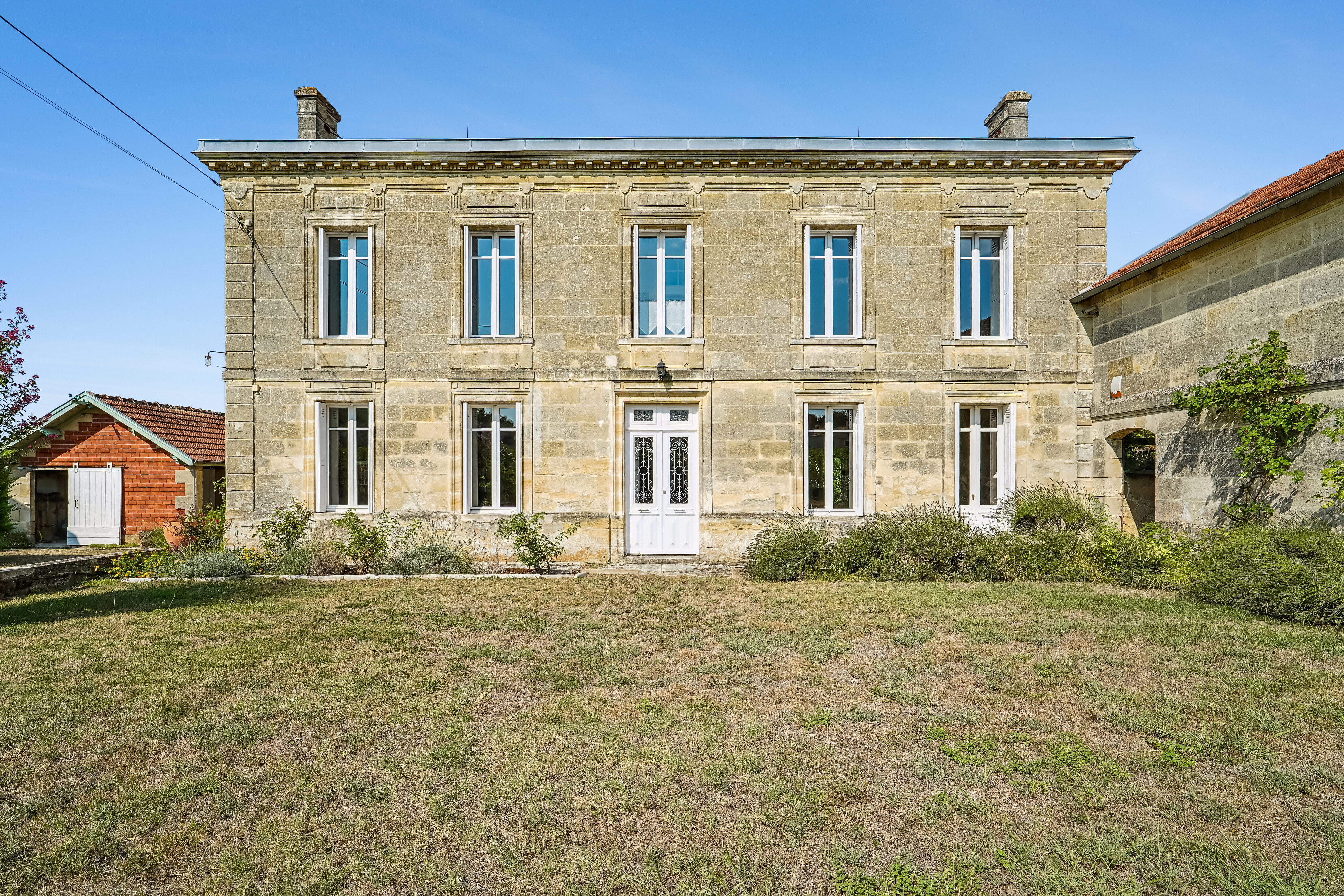 GAURIAC – CHARMING 19TH-CENTURY PROPERTY – APPROX. 270 SQM – 1.27 HECTARES – SWIMMING POOL & OUTBUILDINGS