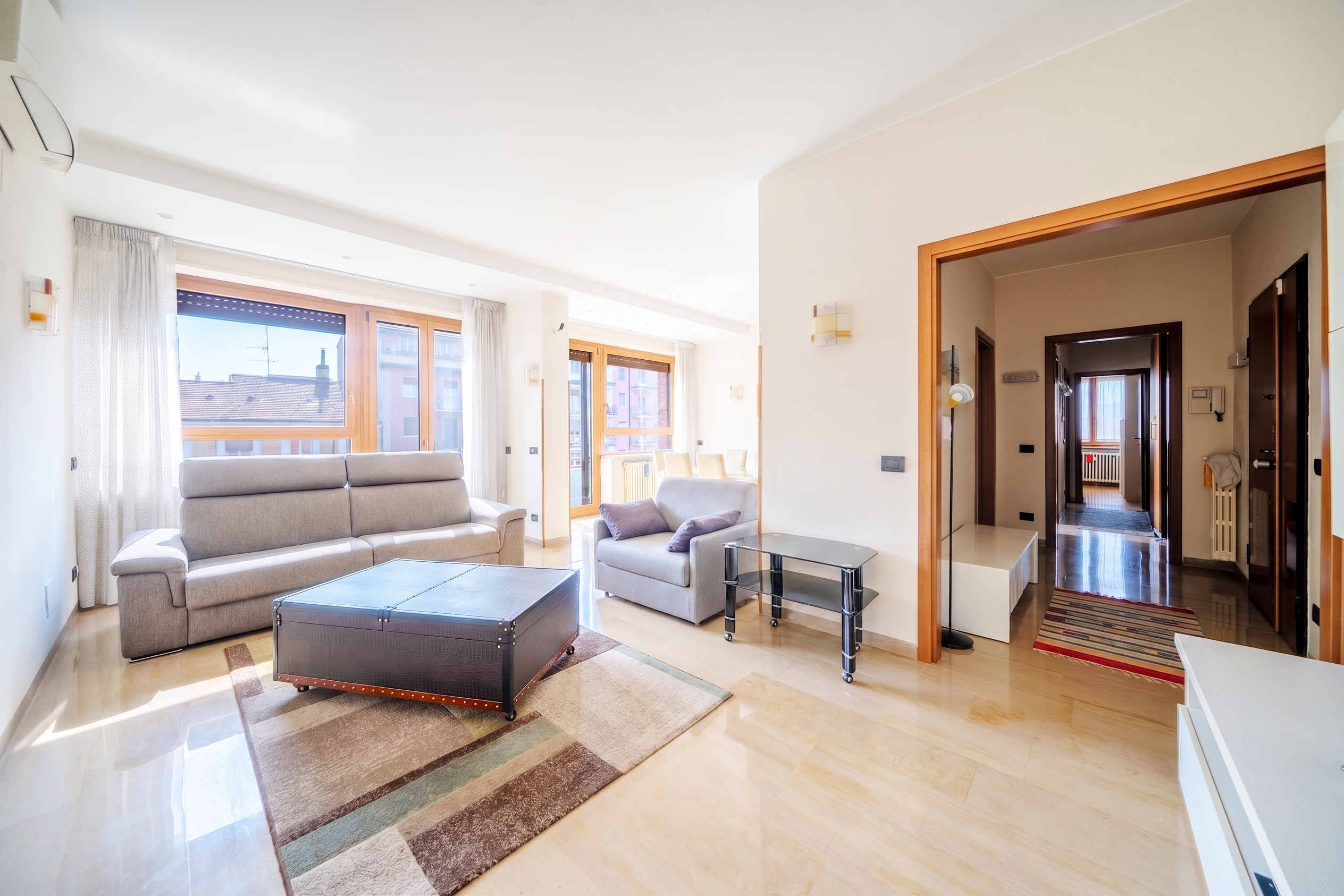 Spacious and bright one-bedroom apartment in the Washington area