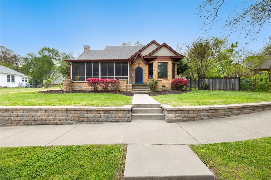 Charming Home in Downtown Rogers