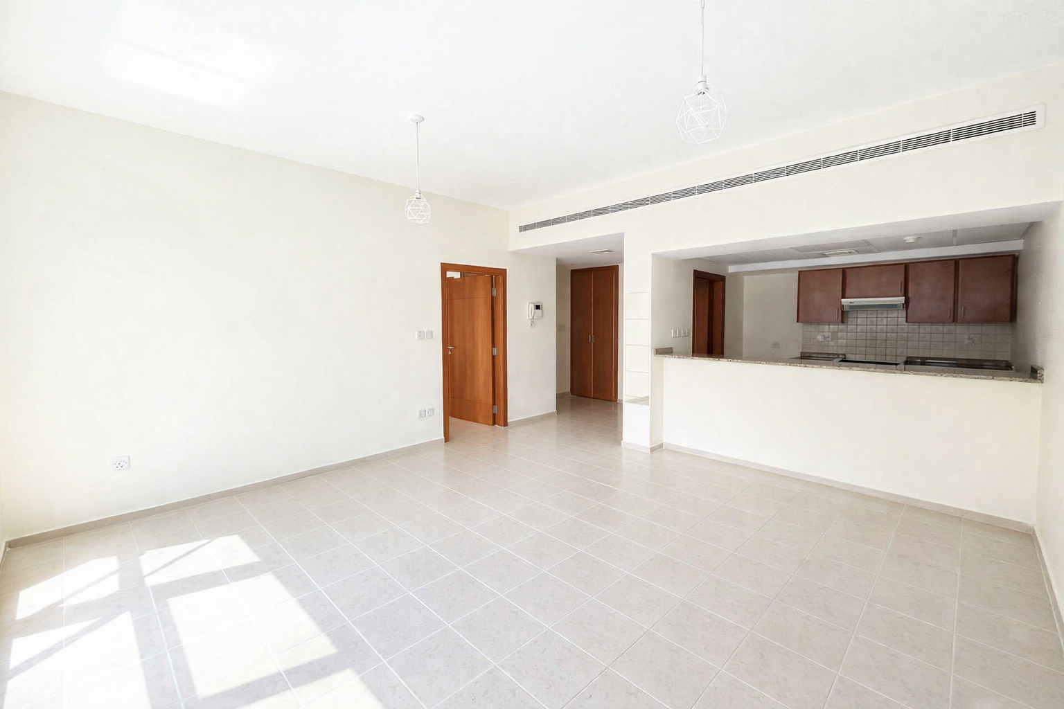 Unfurnished l Vacant in August l Pool View