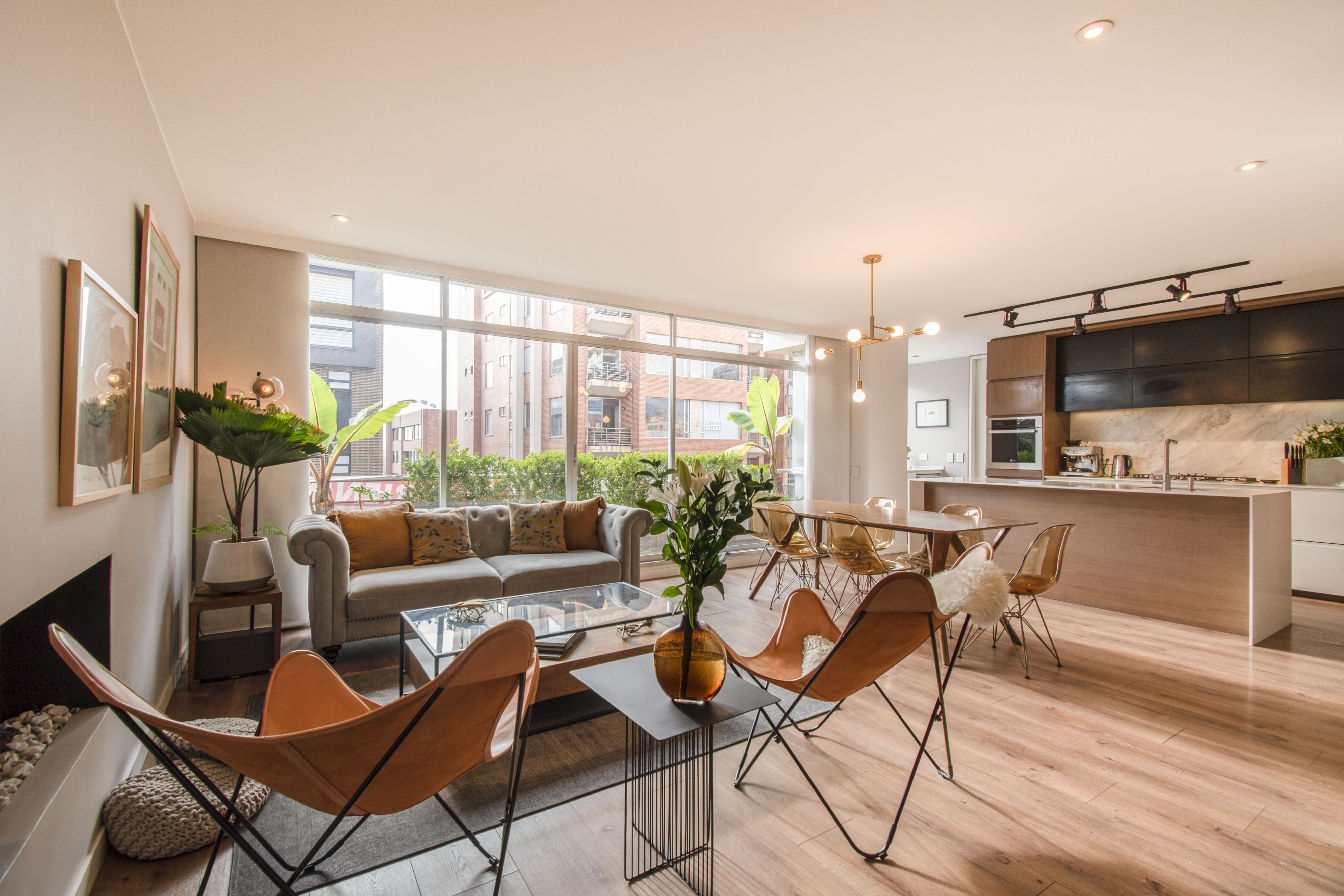 Dúplex de diseño con balcón para venta en El Virrey