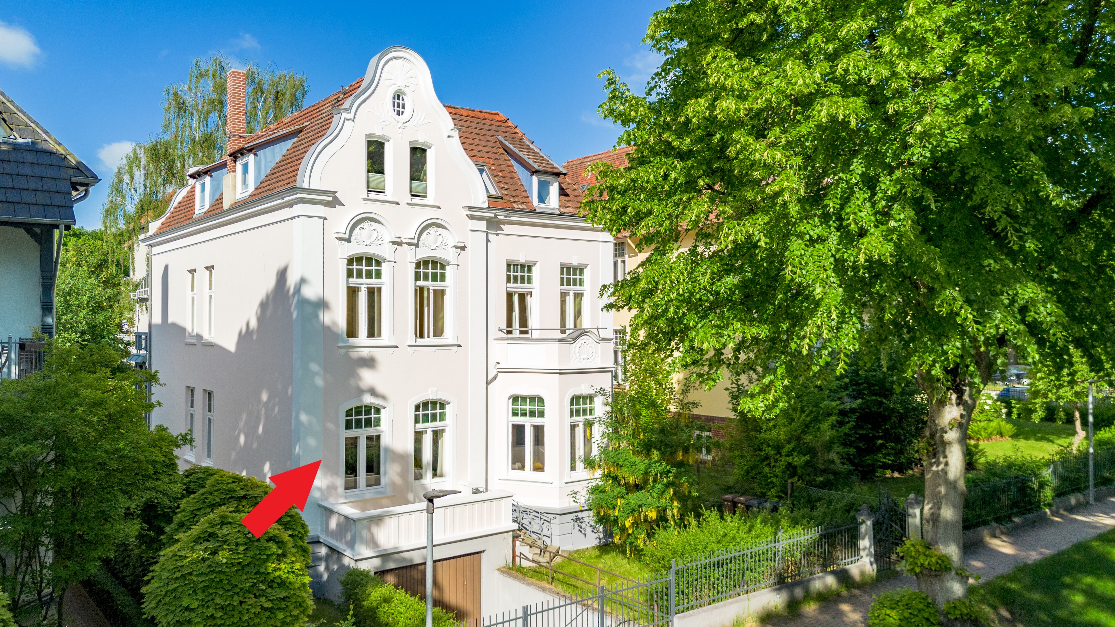 Ein Garten nur für Sie -                                         Stilvolle Altbauwohnung im Stadtparkviertel