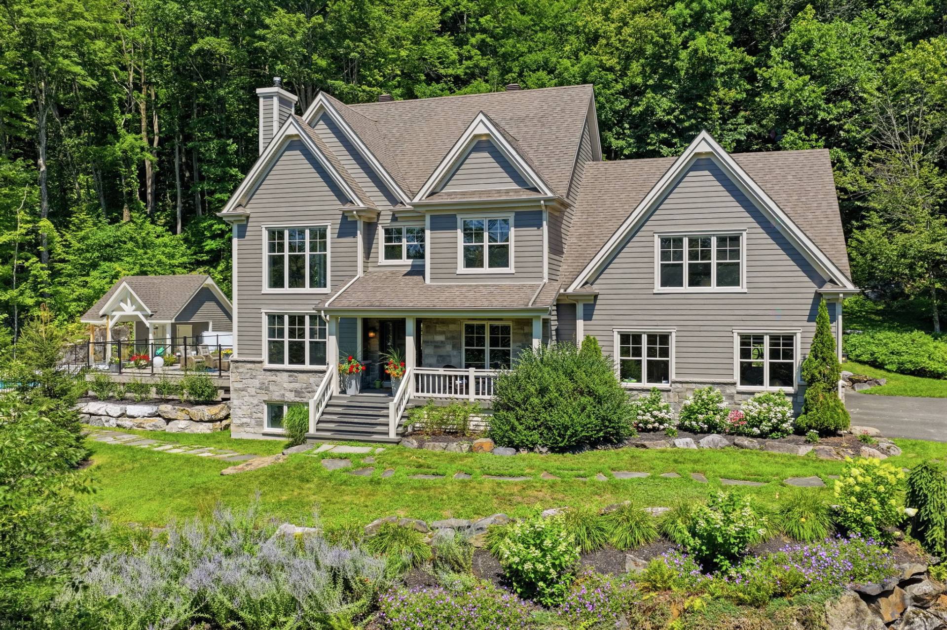 Exceptional estate with breathtaking panoramic views