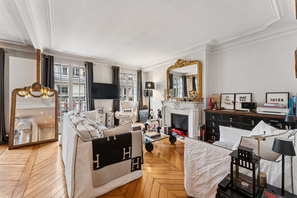 Top floor apartment with balcony