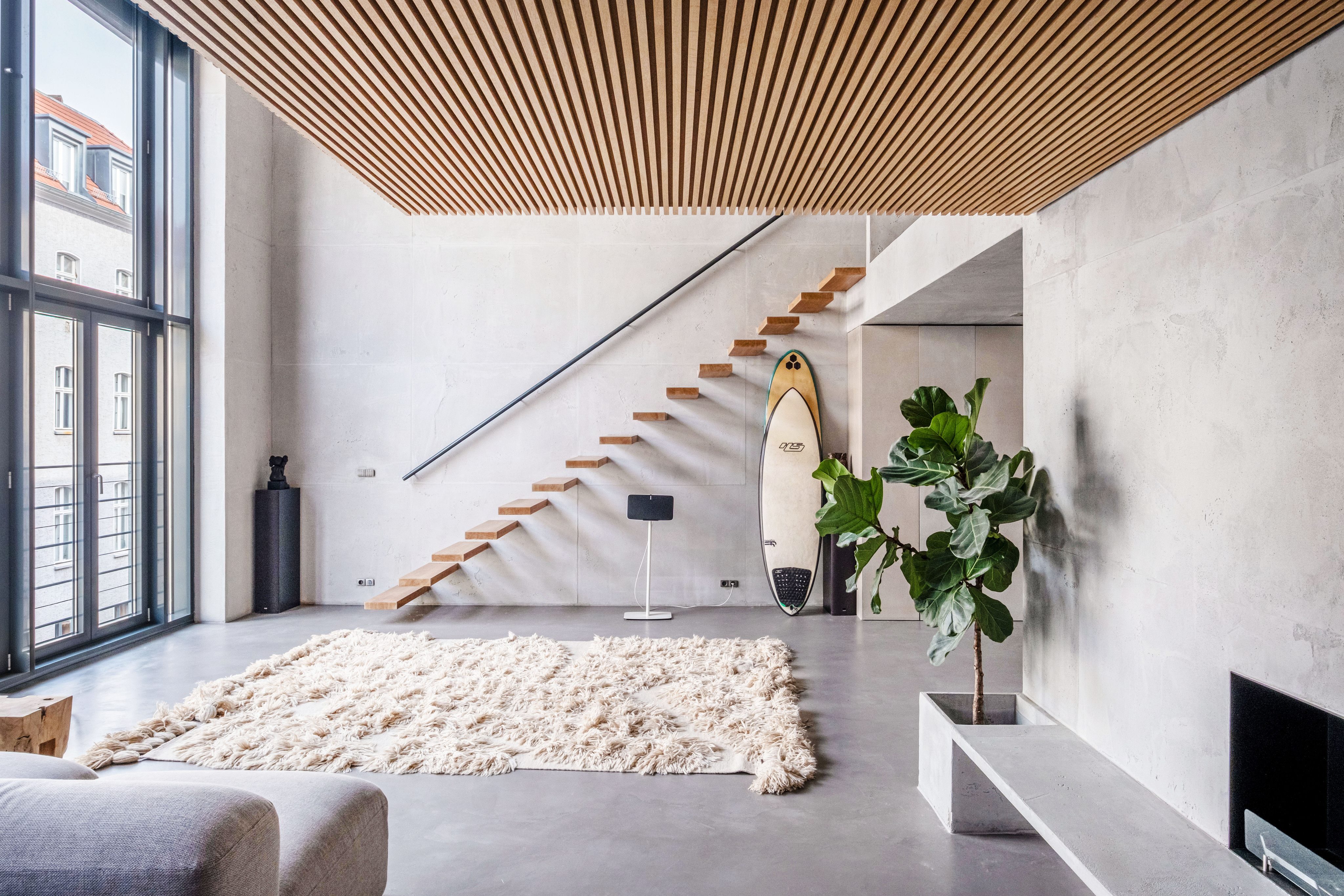 Architektur in skulpturaler Klarheit – Ein Loft als Raumkunstwerk