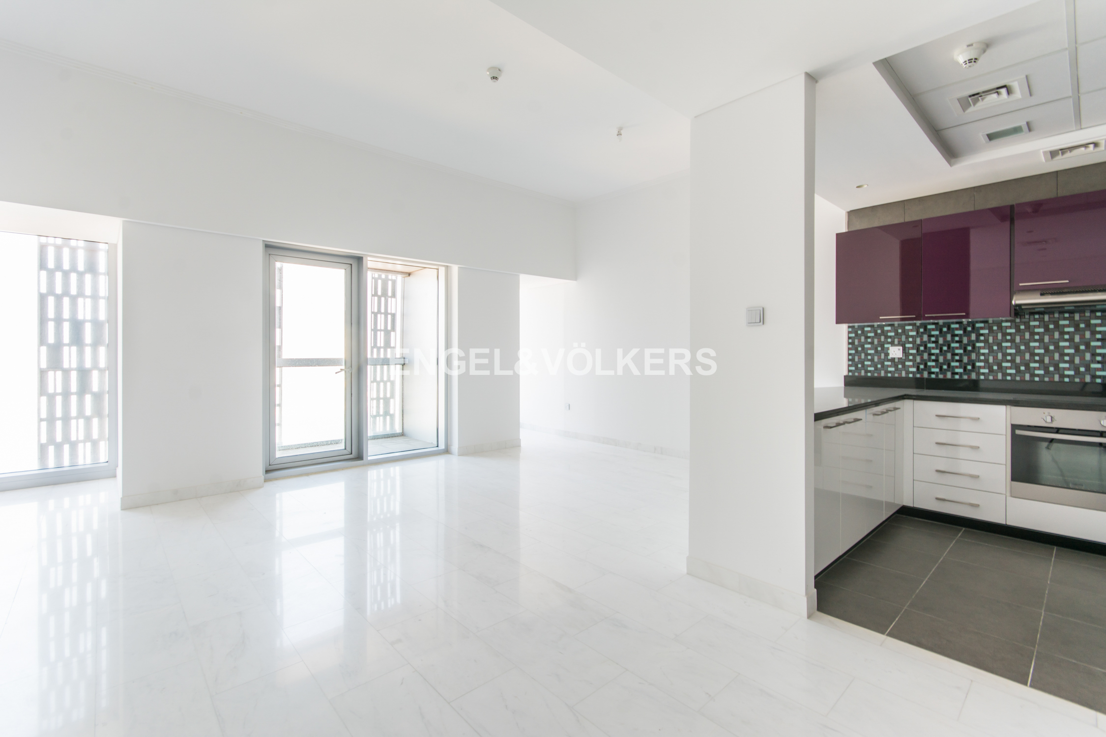 Spacious | Iconic Tower | Prime Marina Location