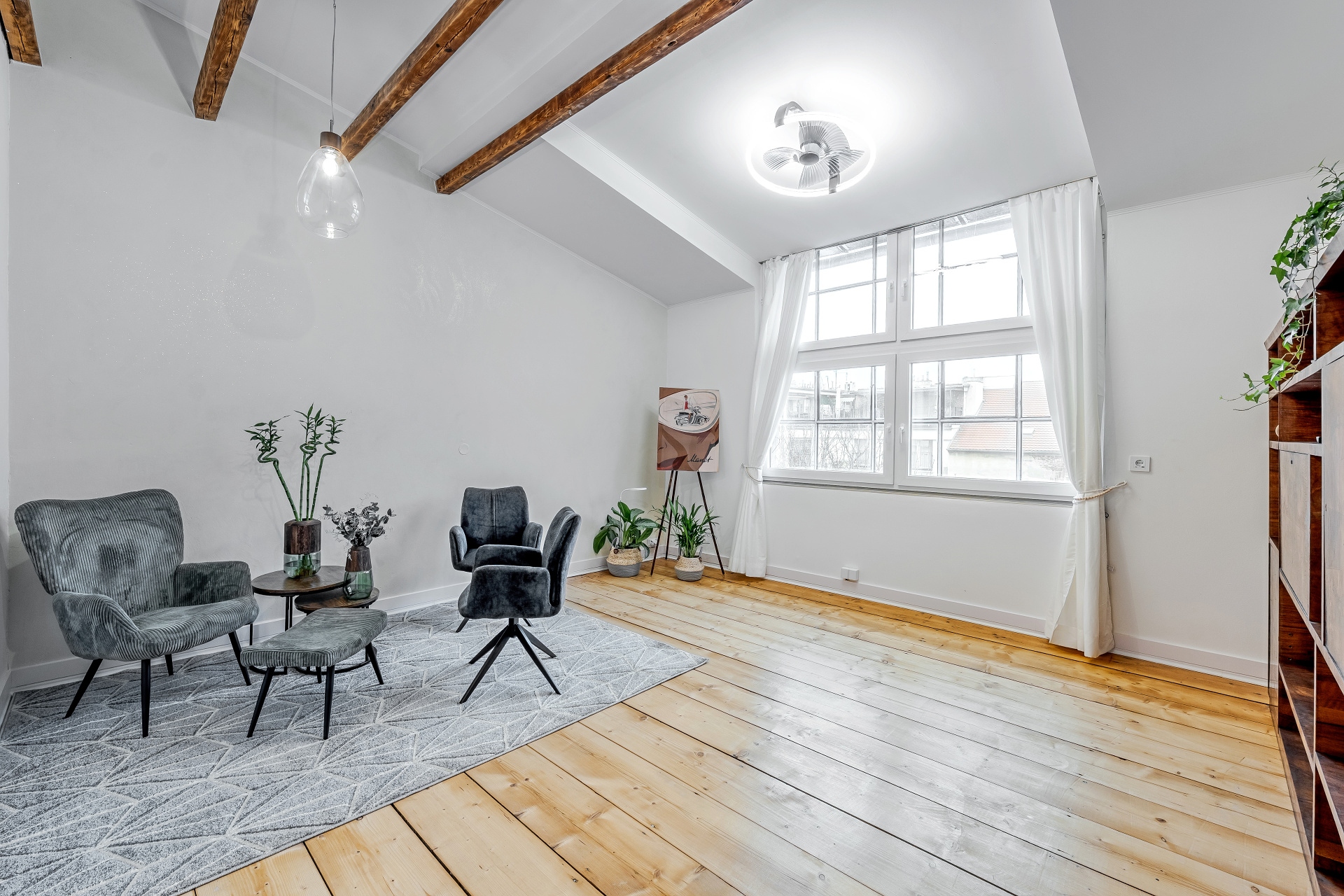 Sale of a 1+1 studio apartment on Janáčkovo Nábřeží with the potential for a rooftop terrace offering 360° views