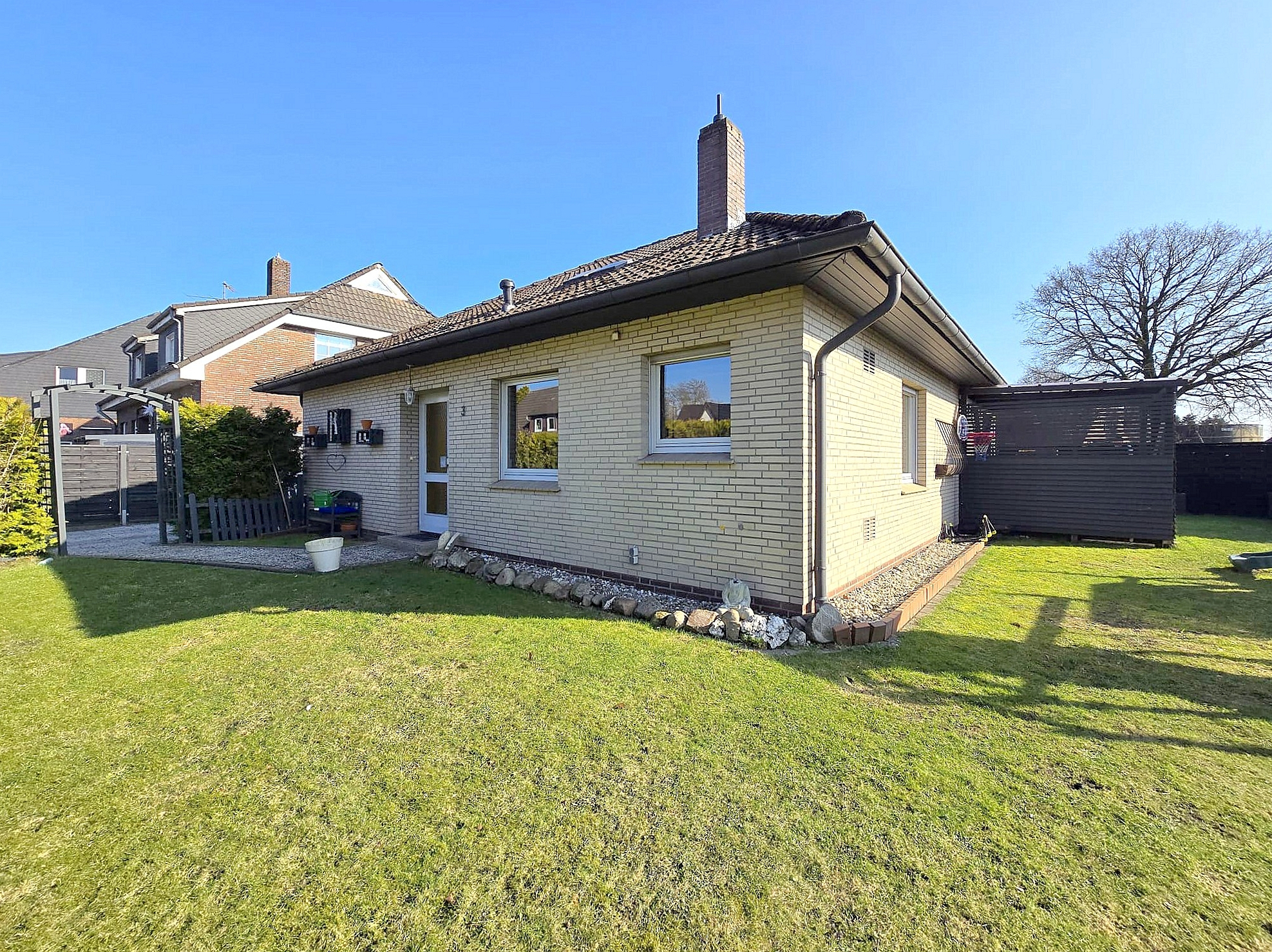 Gepflegter Bungalow in Schortens/ Ostiem