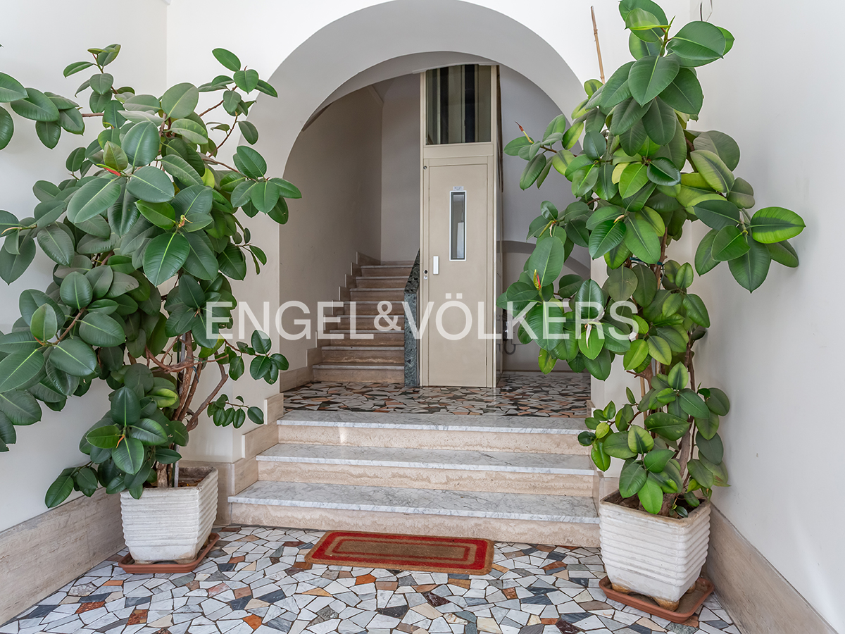 Spacious, bright 3-room apartment in Città Giardino