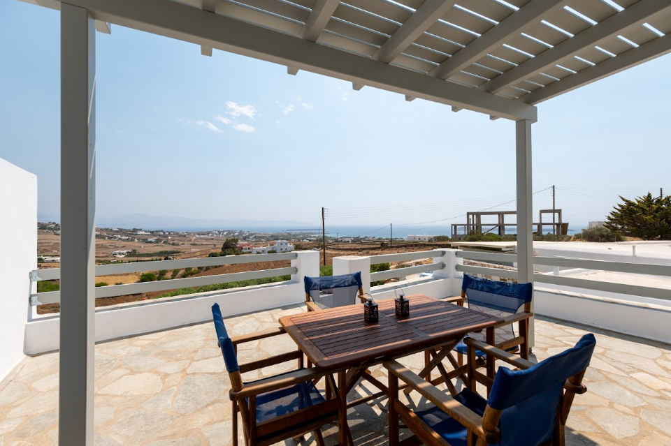 Semi detached house with stunning sea views Tzanes, Paros