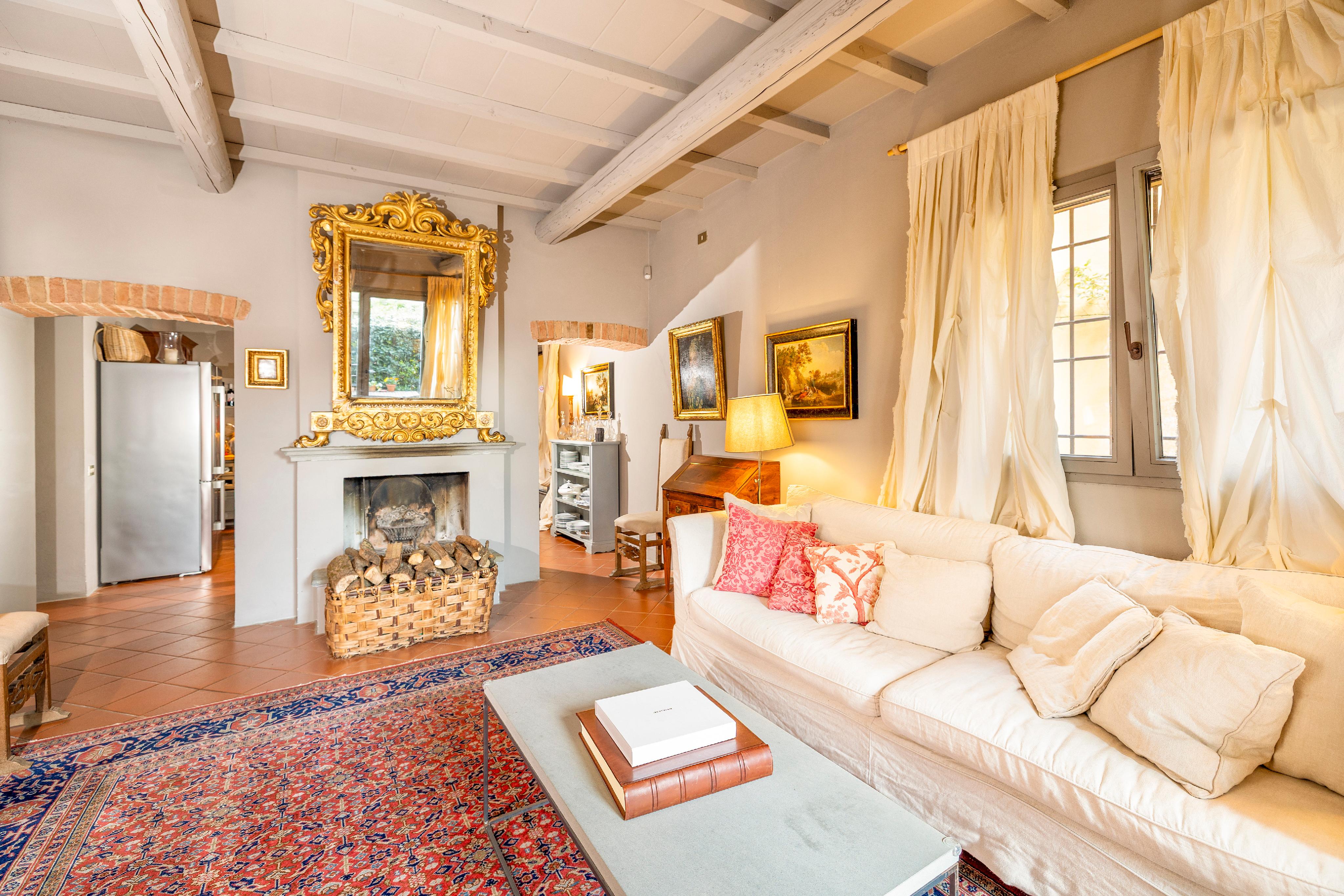 Charming Residence in the Hills of Montespertoli