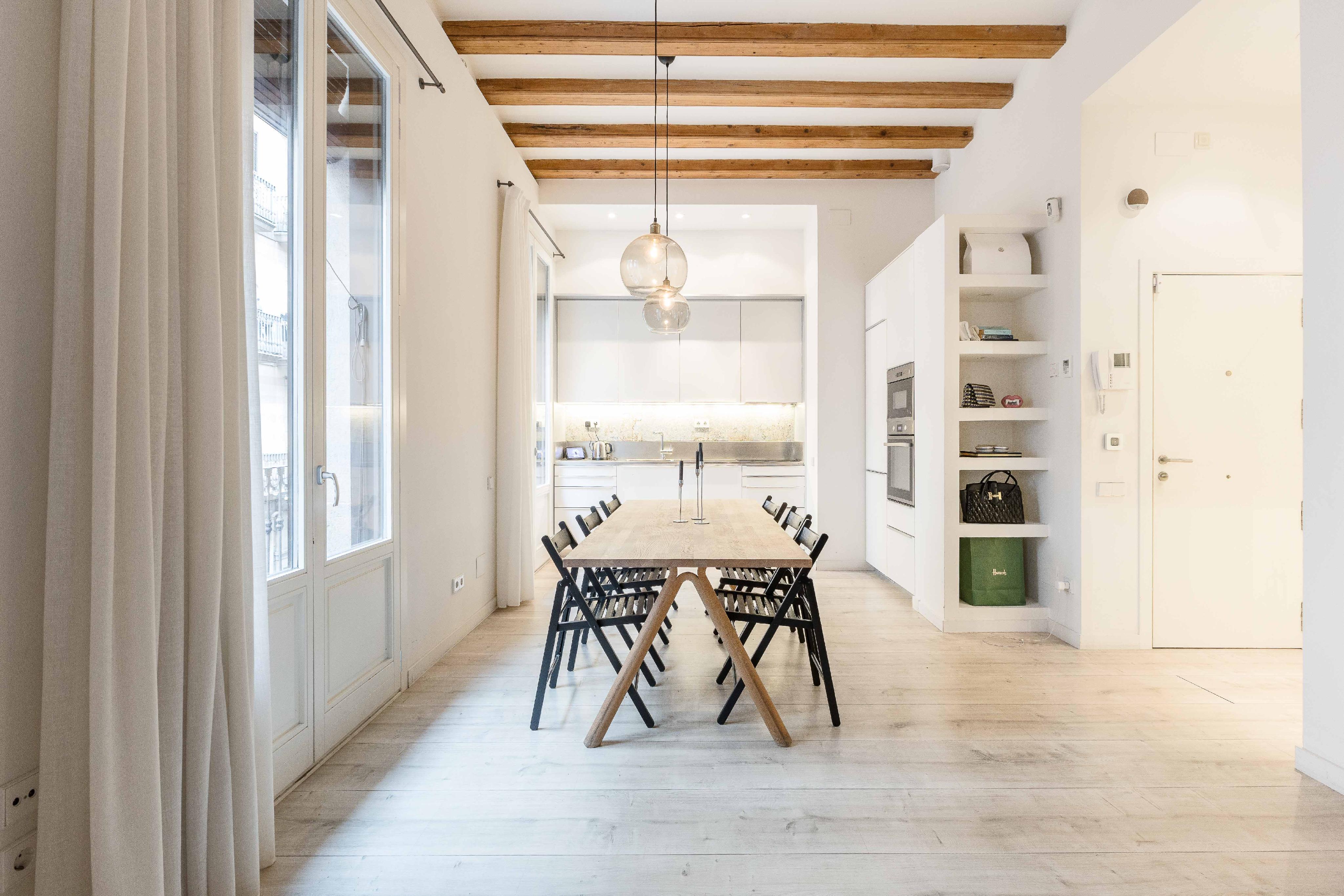 Cozy renovated loft next to Liceu metro